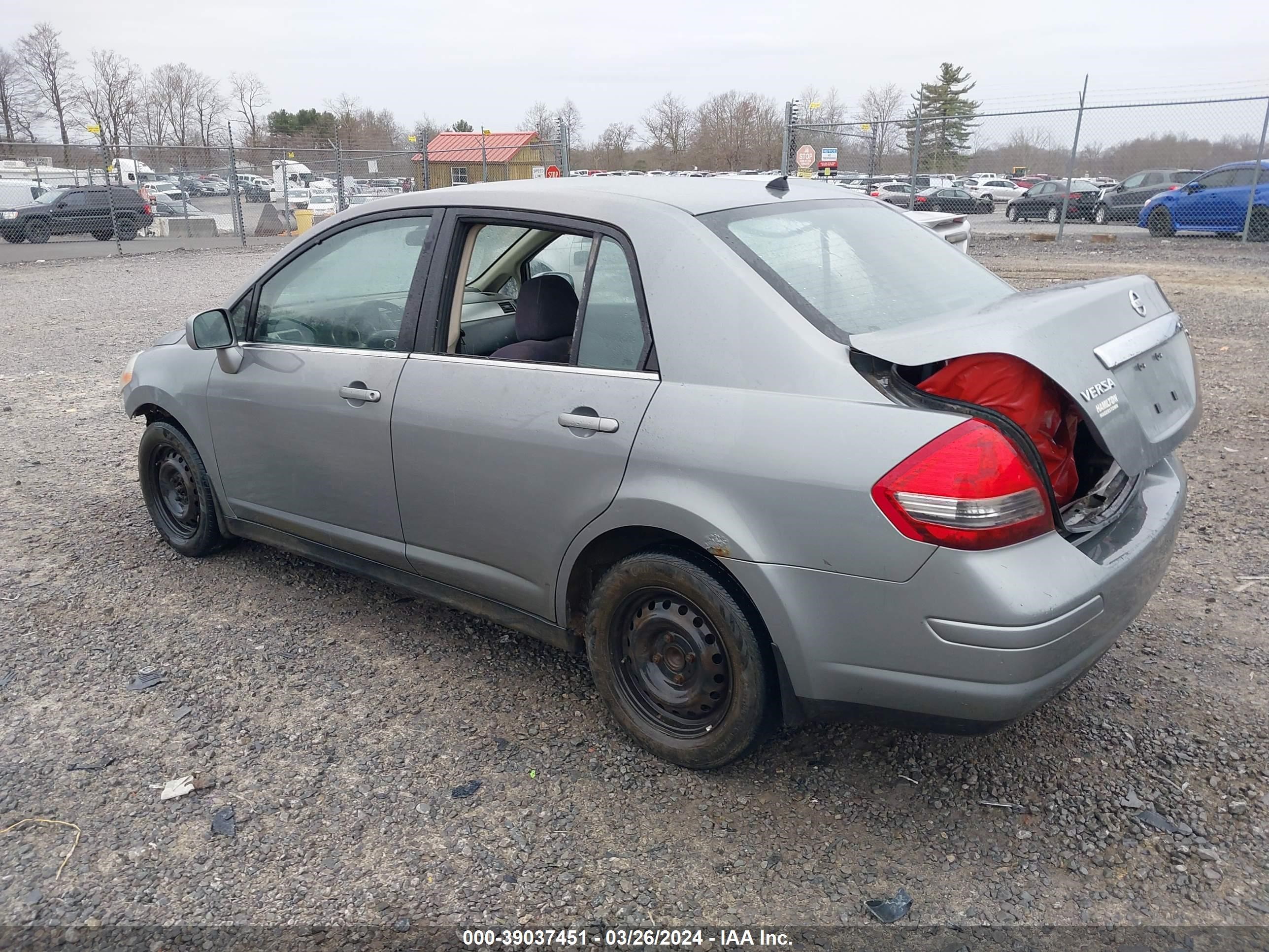 Photo 2 VIN: 3N1BC11E97L410909 - NISSAN VERSA 