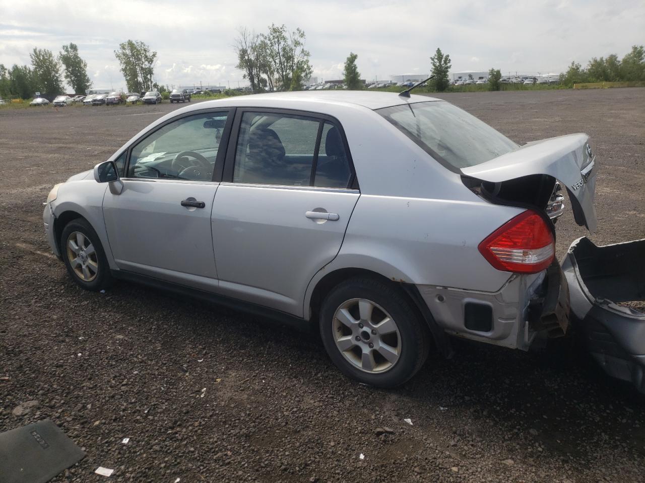 Photo 1 VIN: 3N1BC11E98L398066 - NISSAN VERSA 