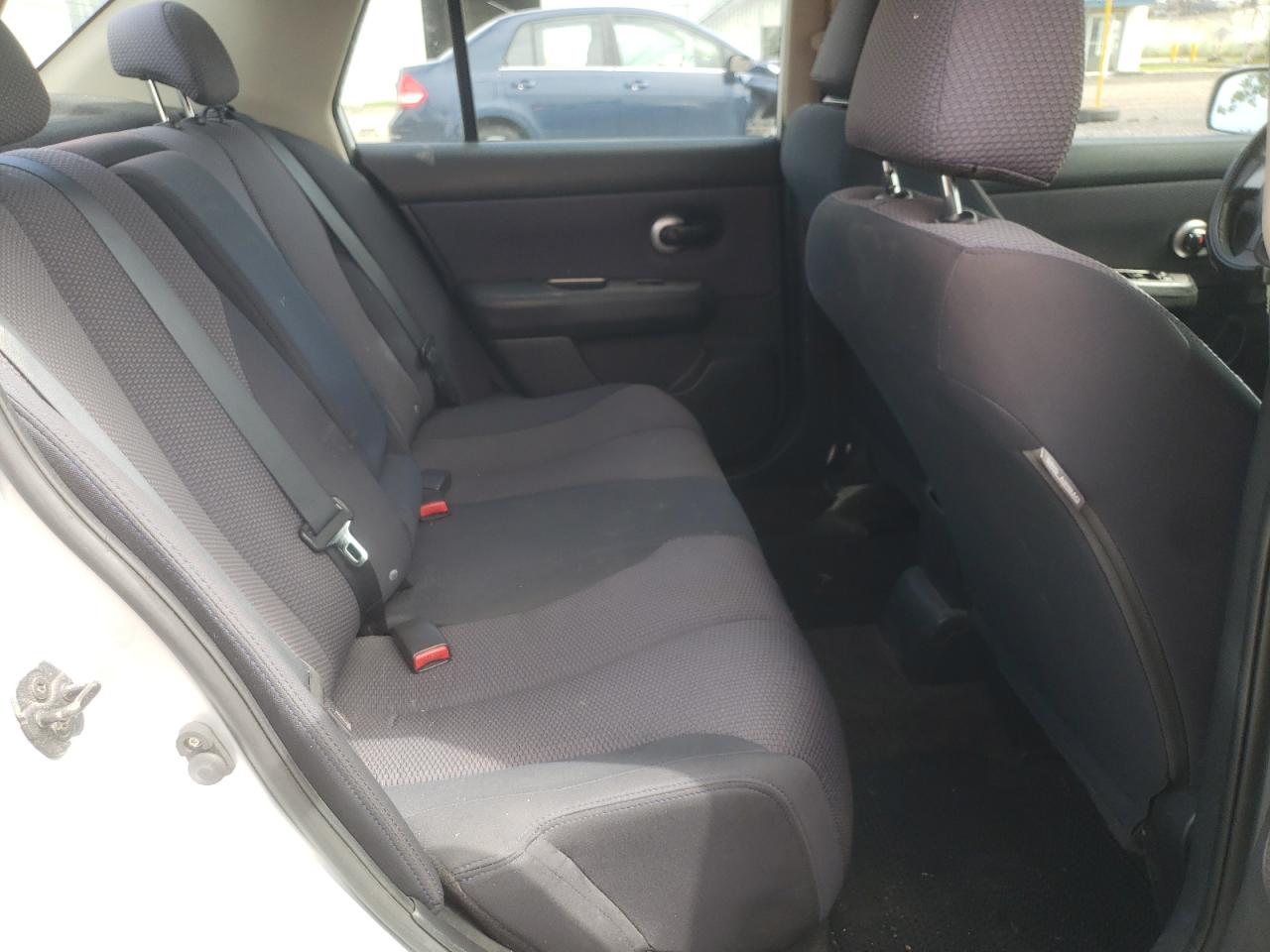 Photo 9 VIN: 3N1BC11E98L398066 - NISSAN VERSA 