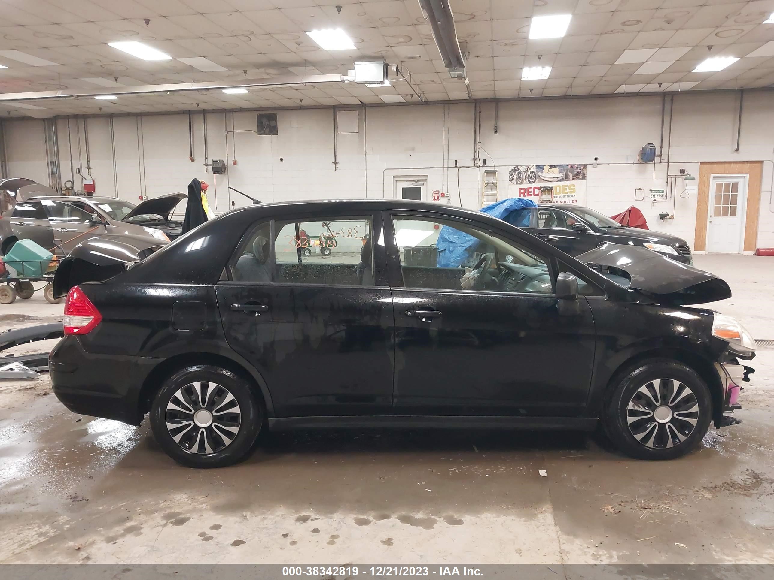 Photo 13 VIN: 3N1BC11E99L442780 - NISSAN VERSA 