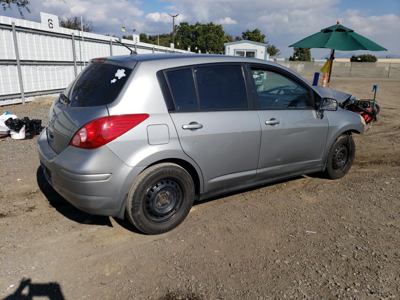 Photo 2 VIN: 3N1BC13E08L353336 - NISSAN VERSA 