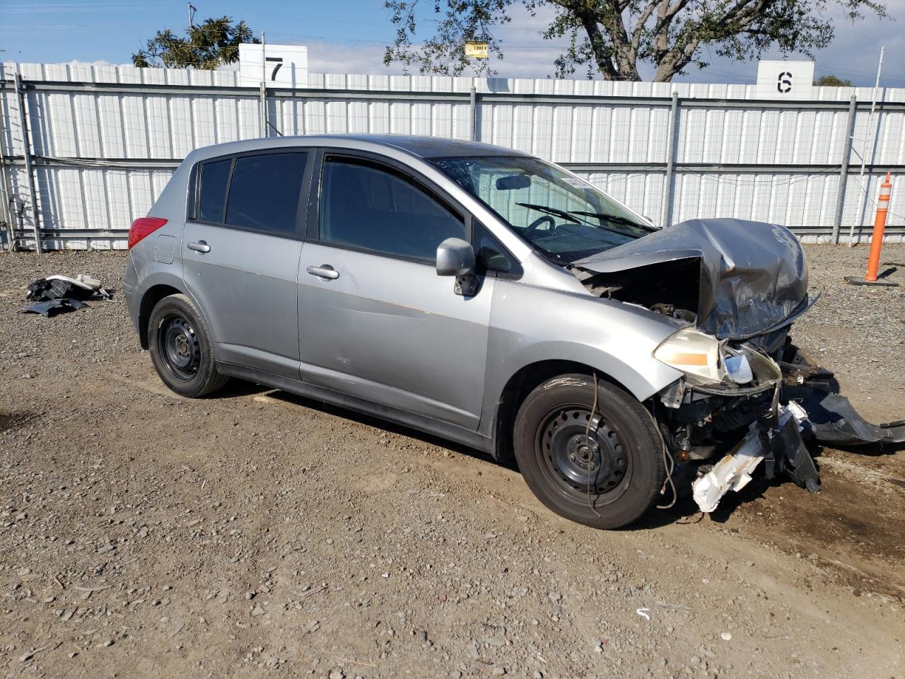 Photo 3 VIN: 3N1BC13E08L353336 - NISSAN VERSA 