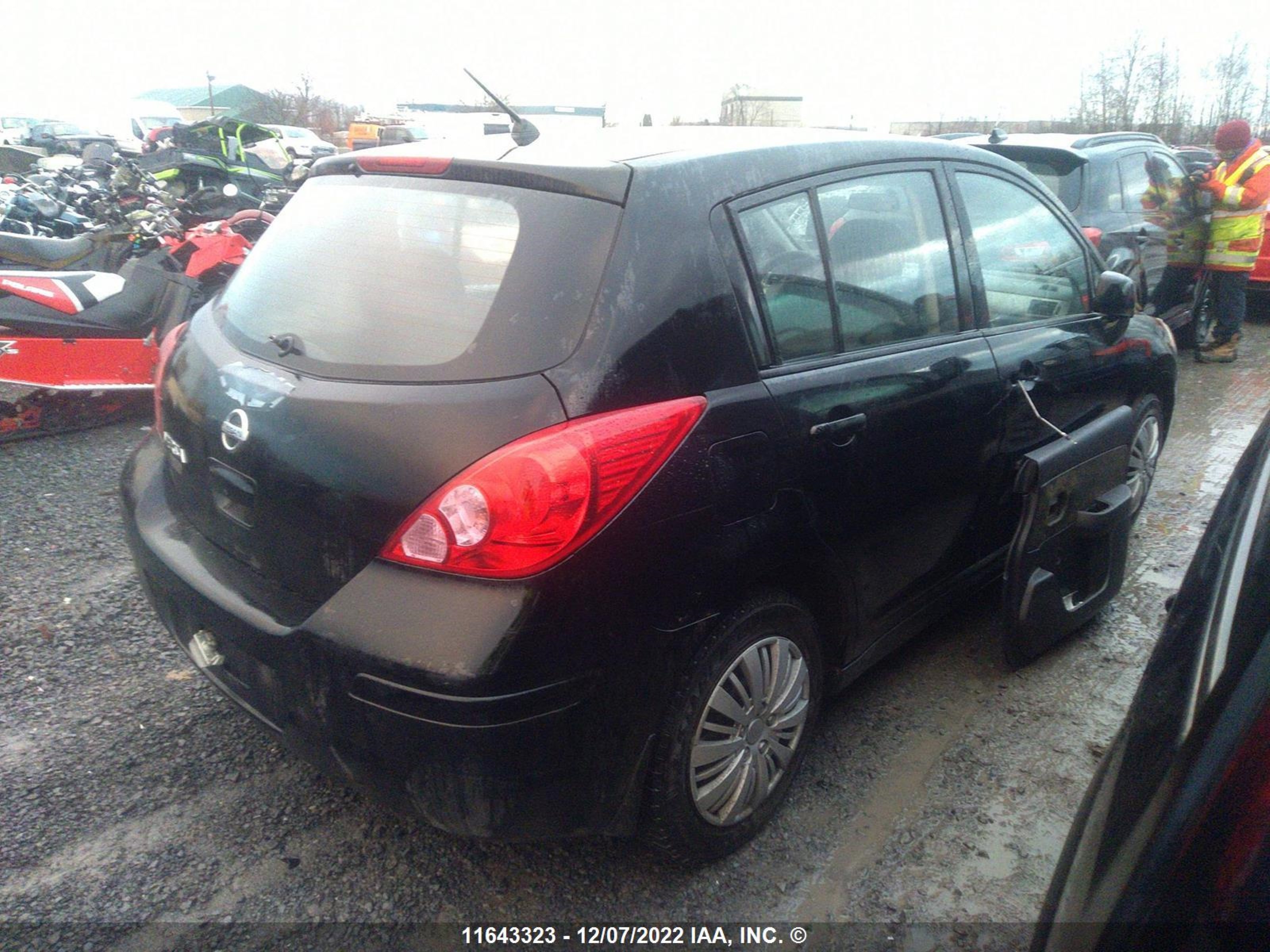 Photo 3 VIN: 3N1BC13E08L416208 - NISSAN VERSA 