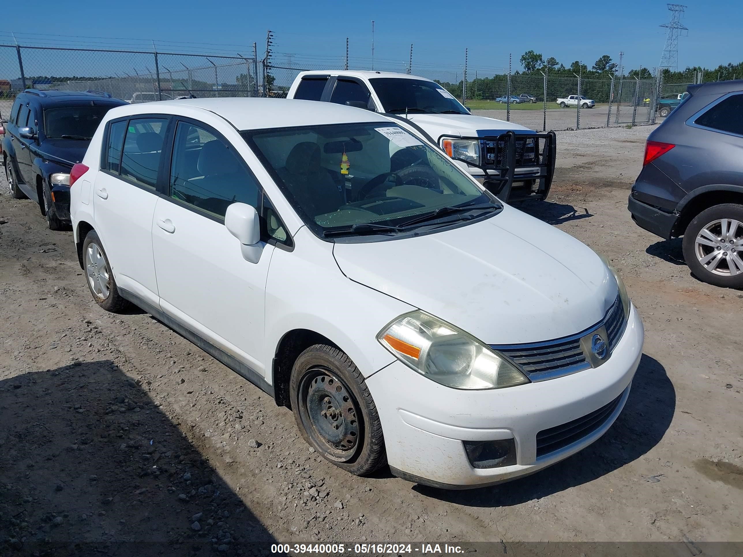 Photo 0 VIN: 3N1BC13E09L358215 - NISSAN VERSA 