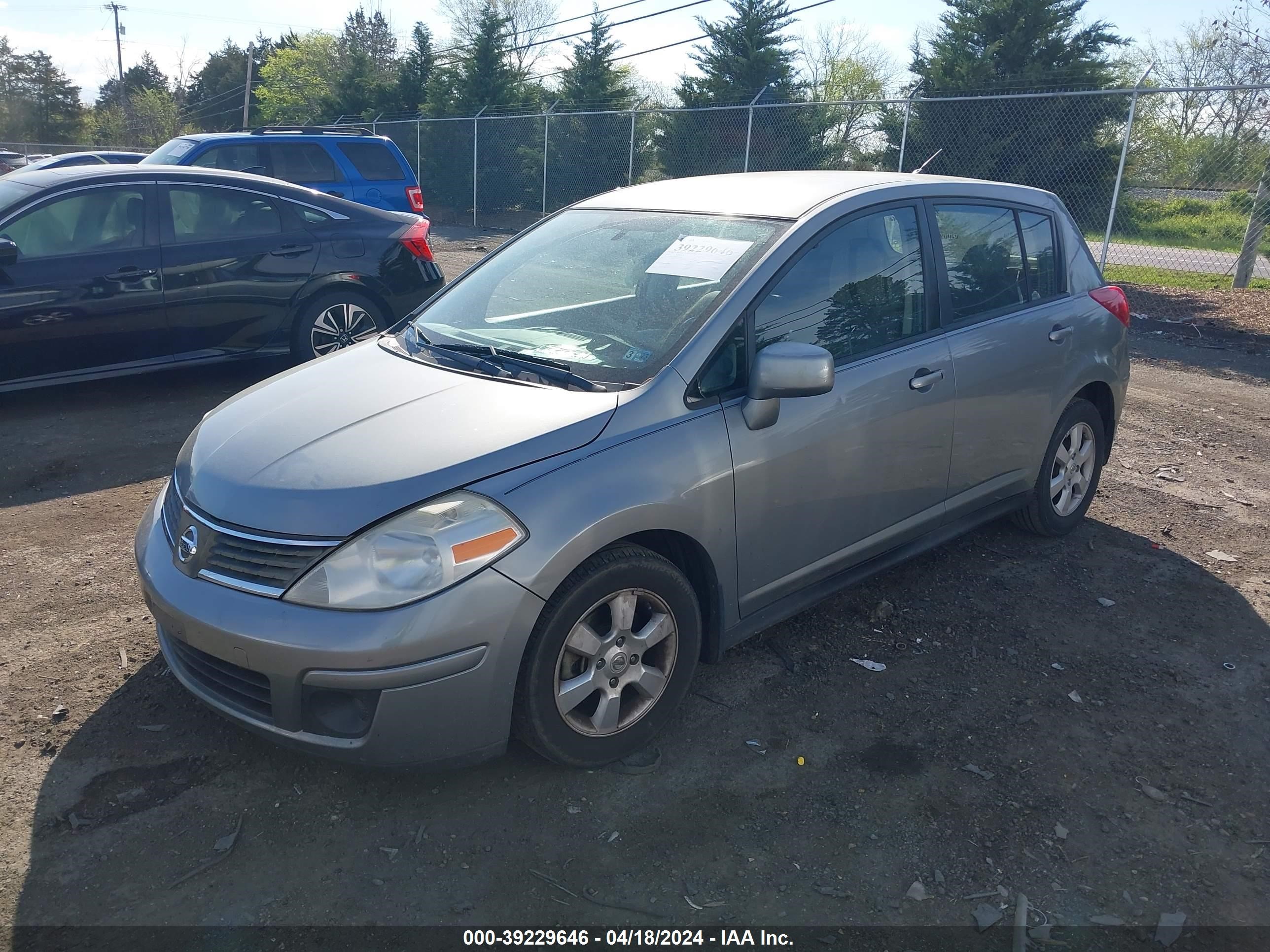 Photo 1 VIN: 3N1BC13E09L369098 - NISSAN VERSA 