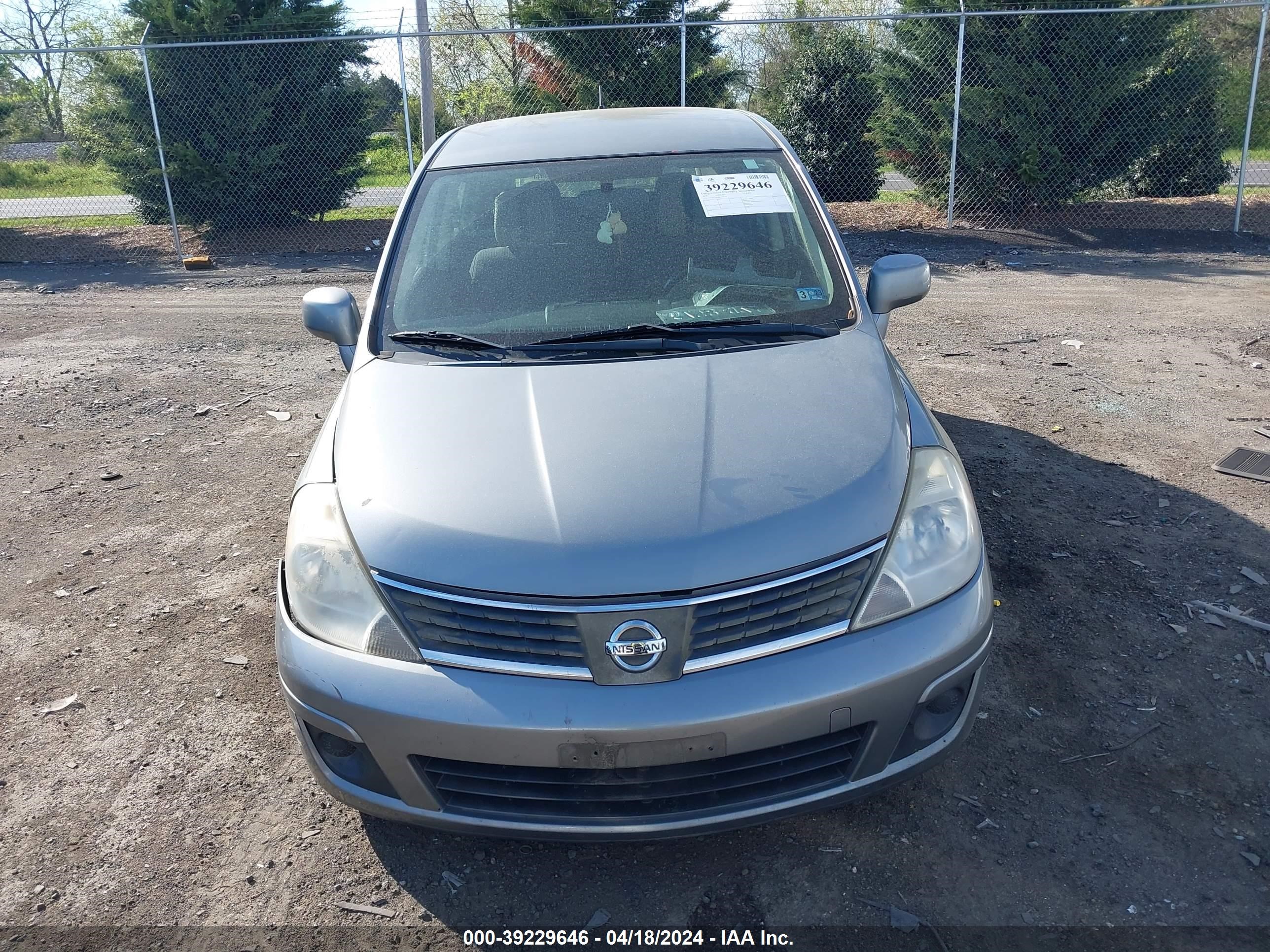 Photo 10 VIN: 3N1BC13E09L369098 - NISSAN VERSA 