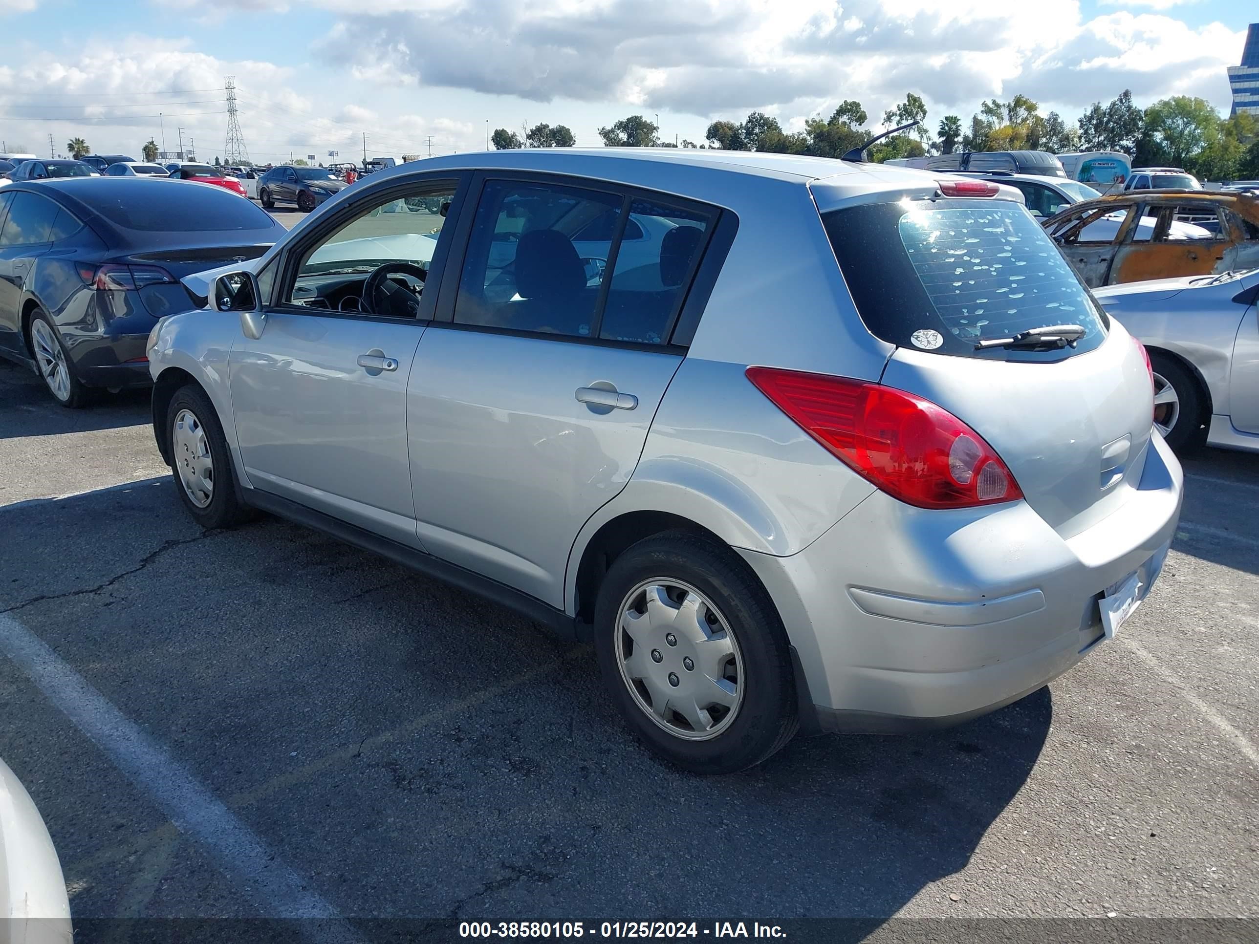 Photo 2 VIN: 3N1BC13E09L381297 - NISSAN VERSA 