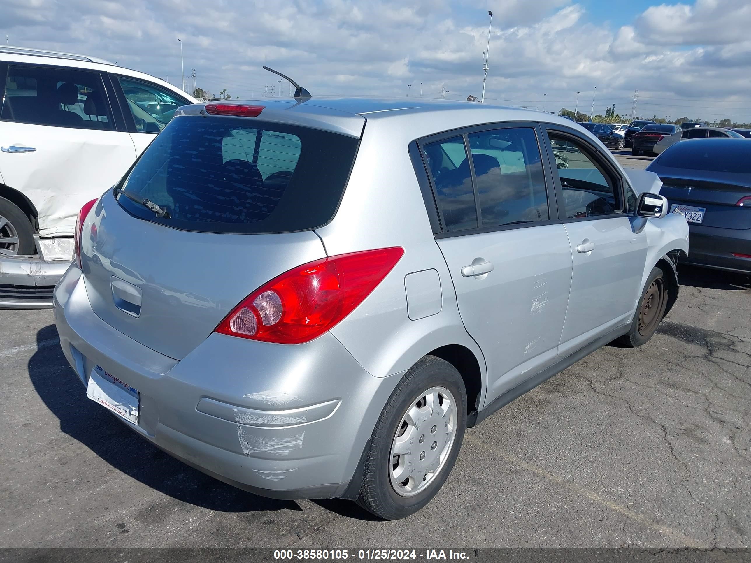 Photo 3 VIN: 3N1BC13E09L381297 - NISSAN VERSA 