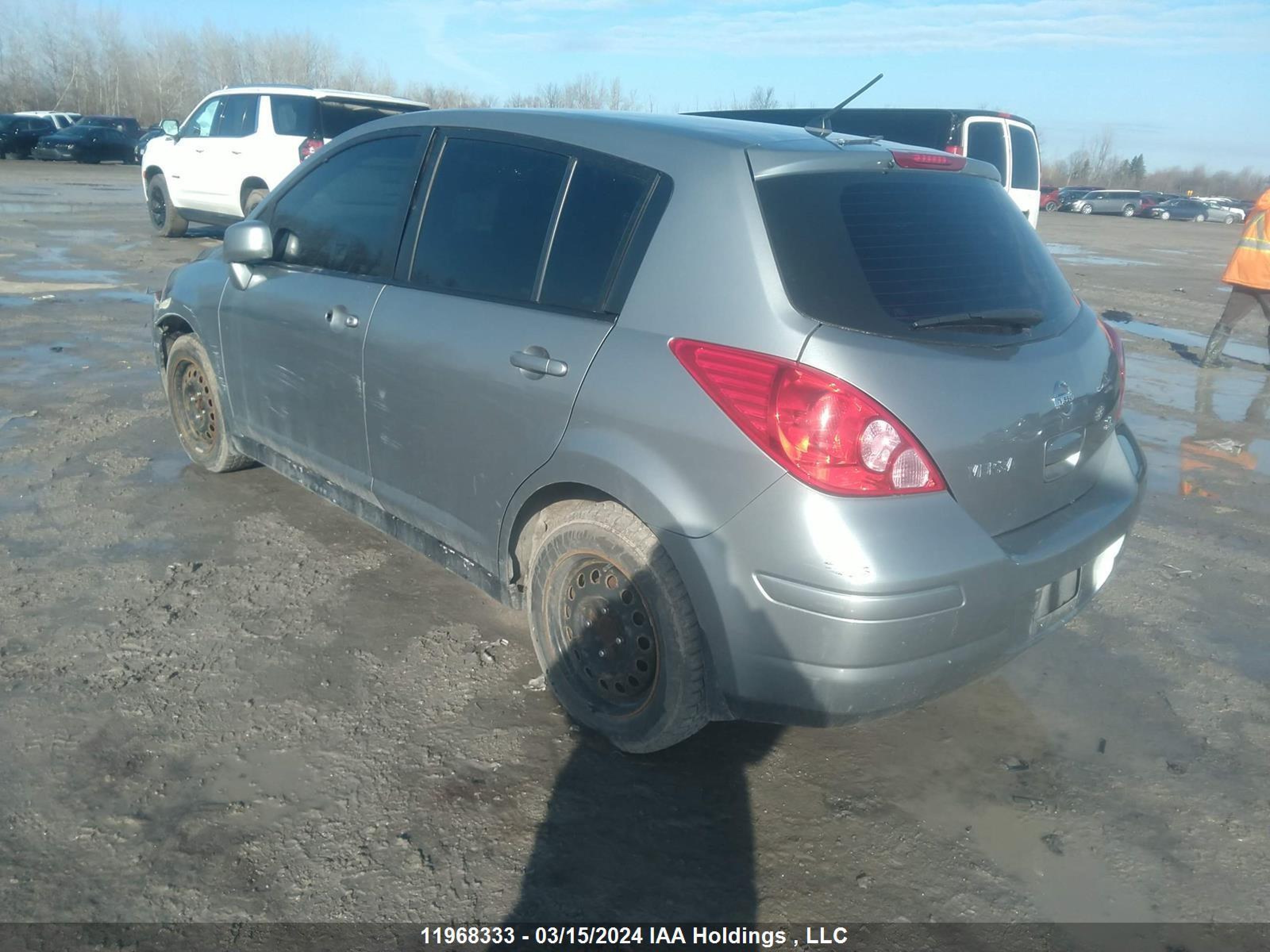 Photo 2 VIN: 3N1BC13E09L474109 - NISSAN VERSA 