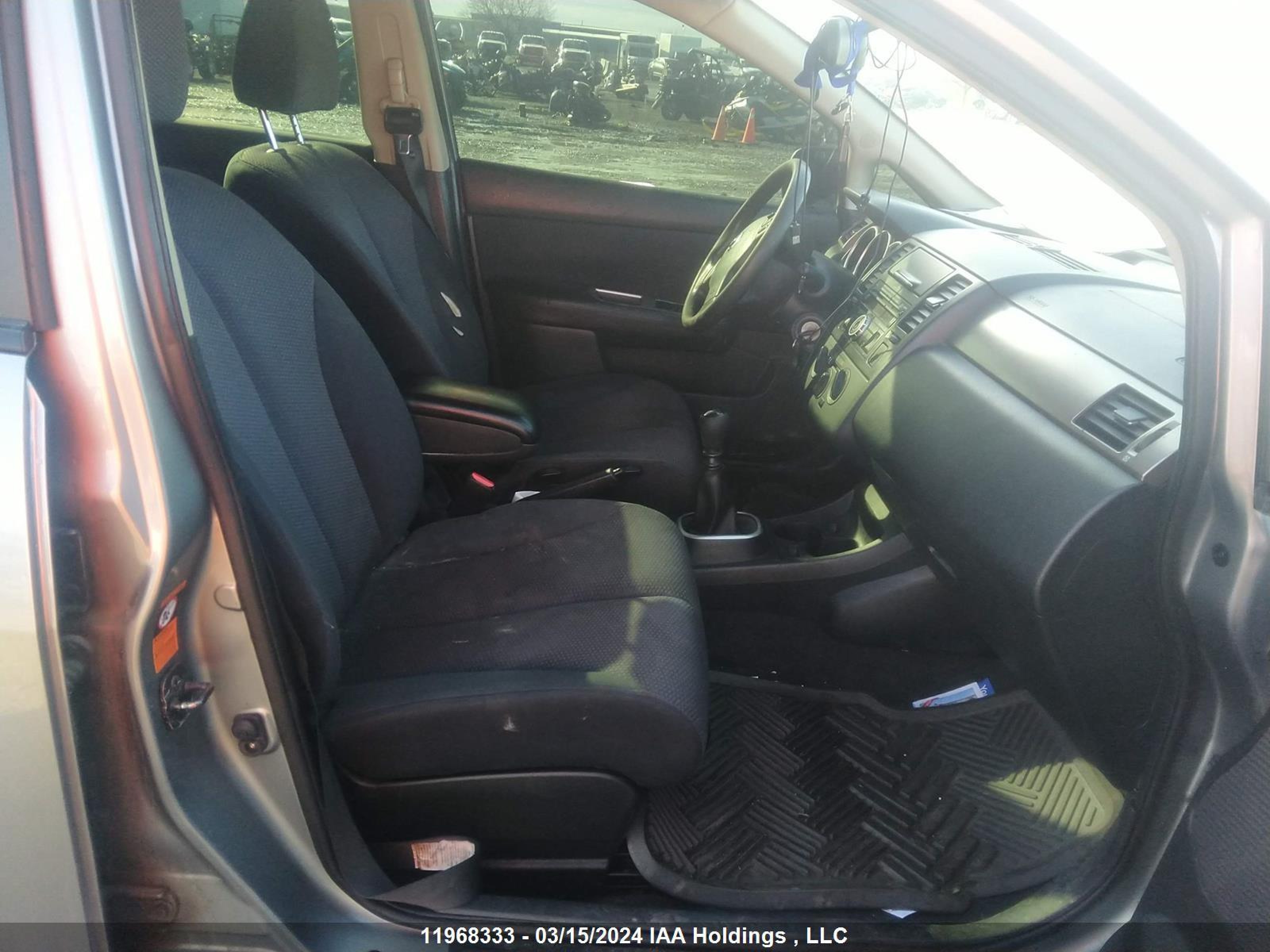 Photo 4 VIN: 3N1BC13E09L474109 - NISSAN VERSA 