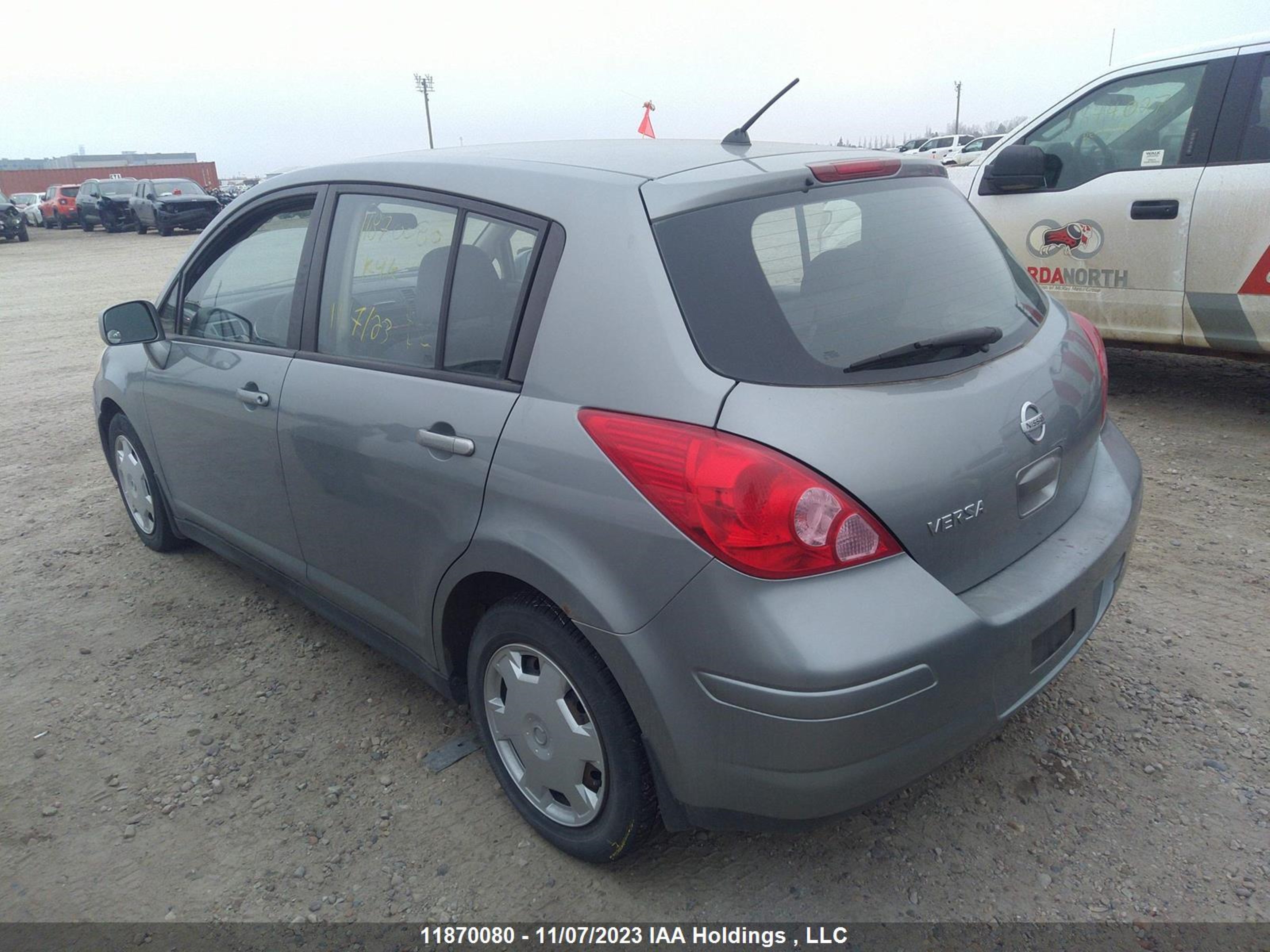 Photo 2 VIN: 3N1BC13E17L369771 - NISSAN VERSA 