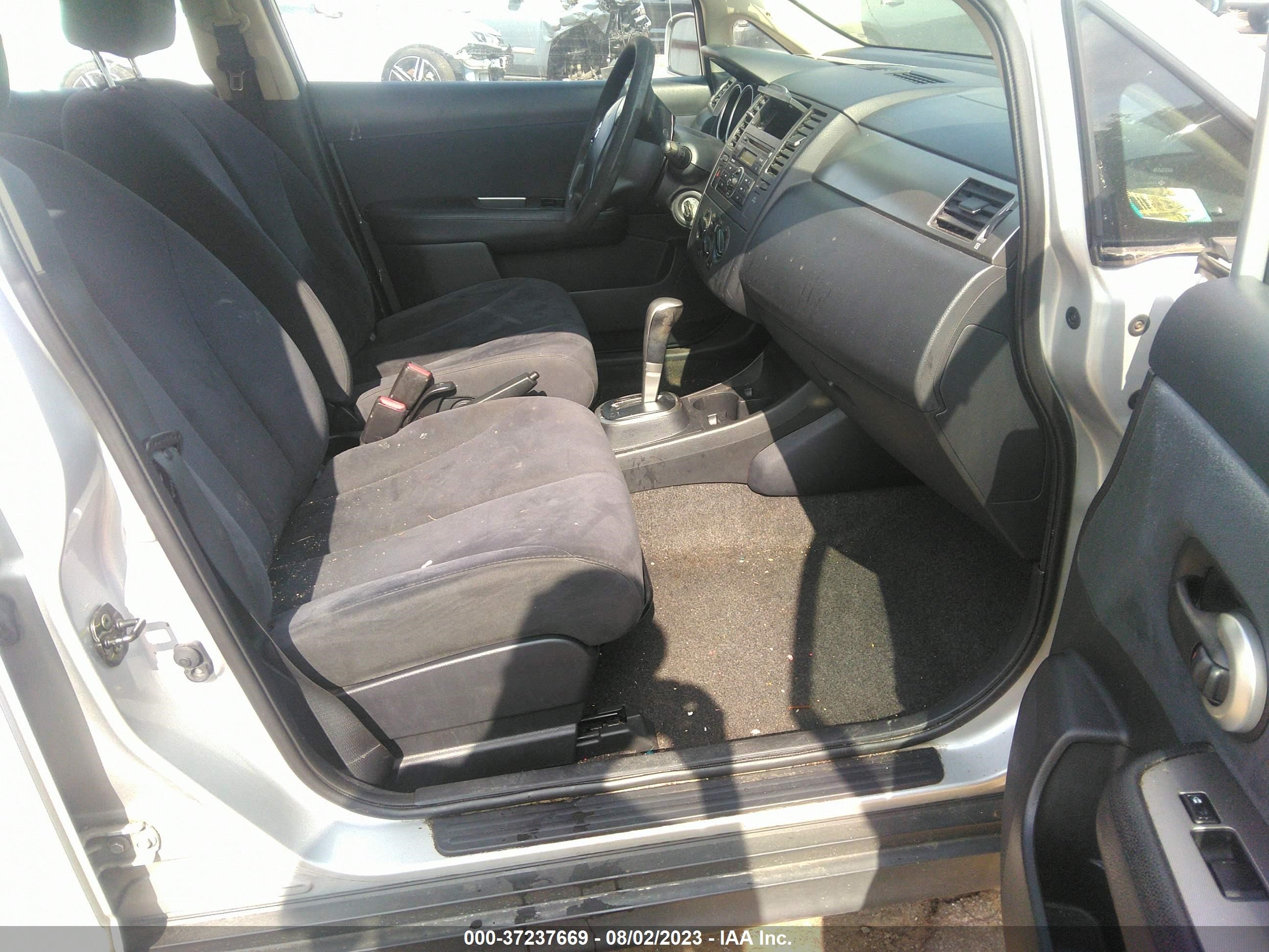 Photo 4 VIN: 3N1BC13E17L386053 - NISSAN VERSA 