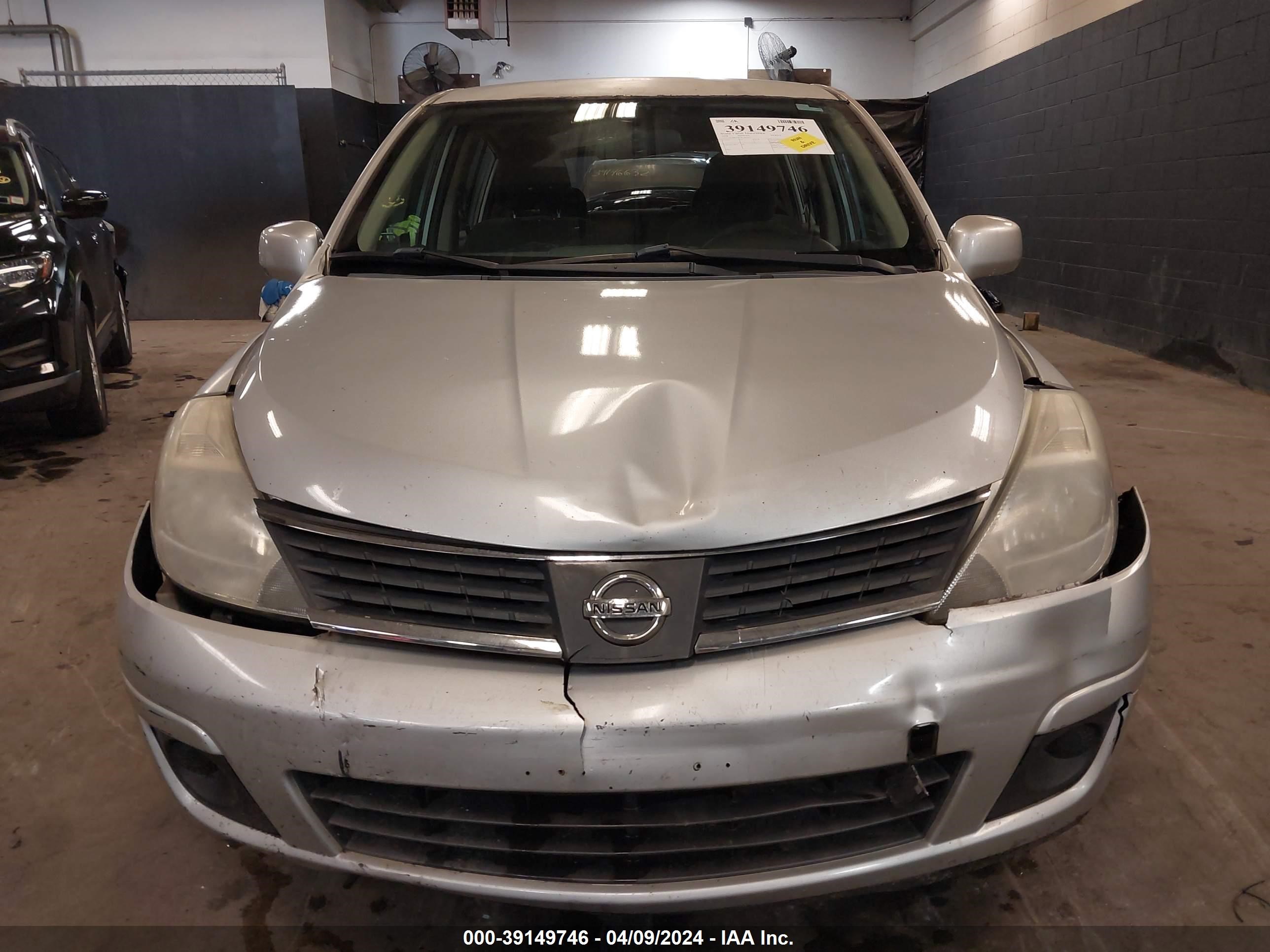 Photo 11 VIN: 3N1BC13E18L403614 - NISSAN VERSA 