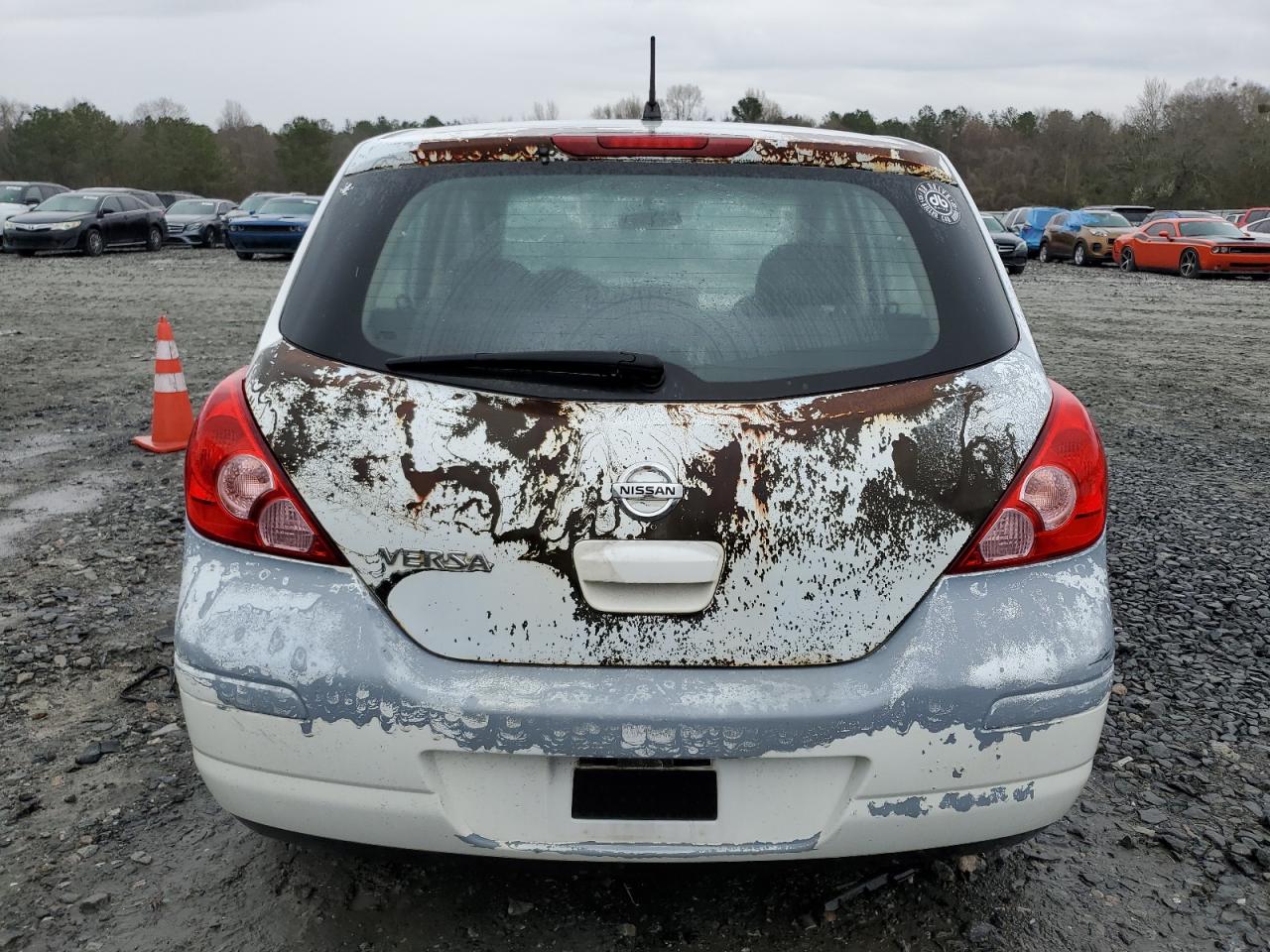 Photo 5 VIN: 3N1BC13E18L407601 - NISSAN VERSA 