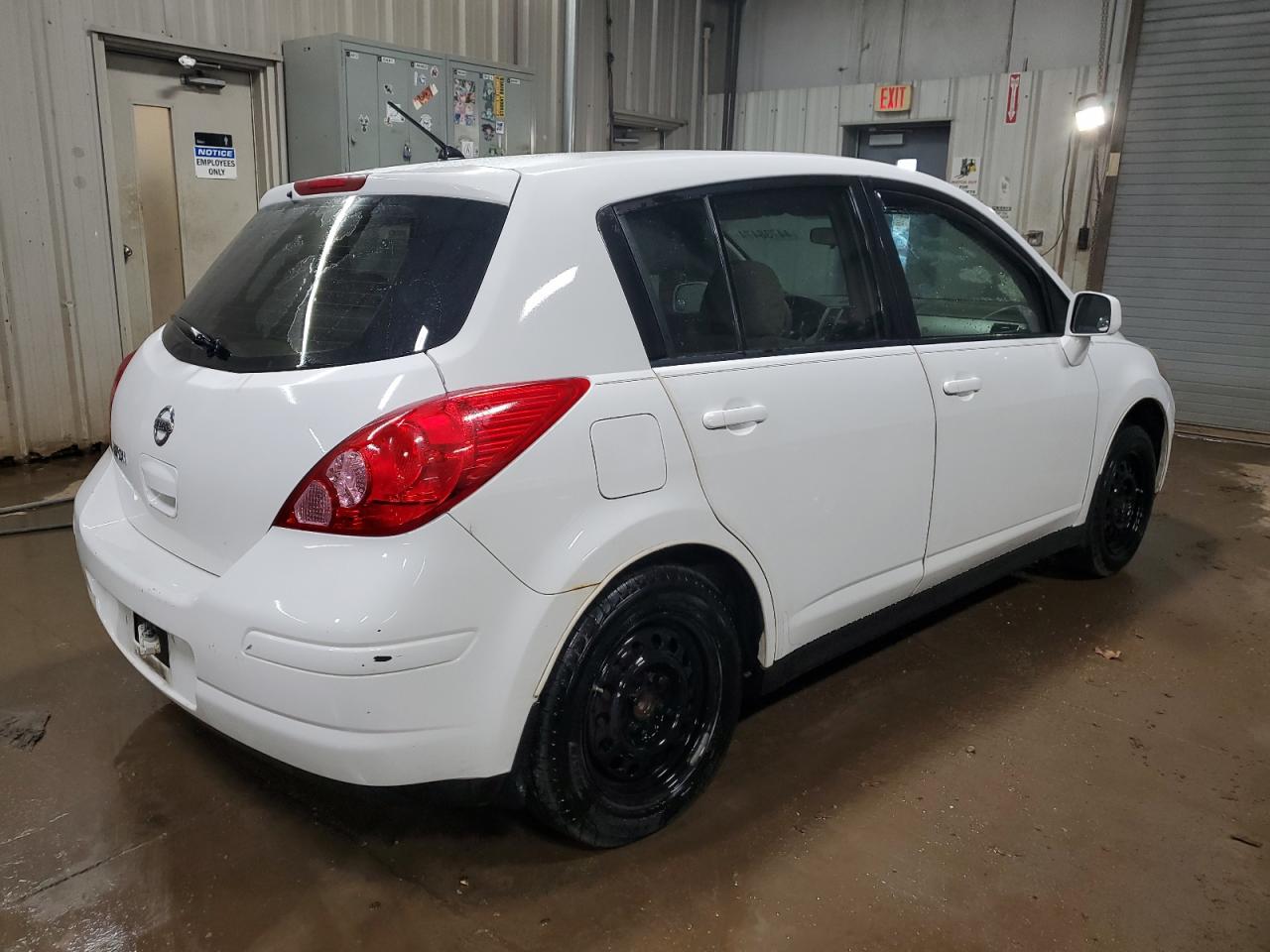 Photo 2 VIN: 3N1BC13E27L373876 - NISSAN VERSA 