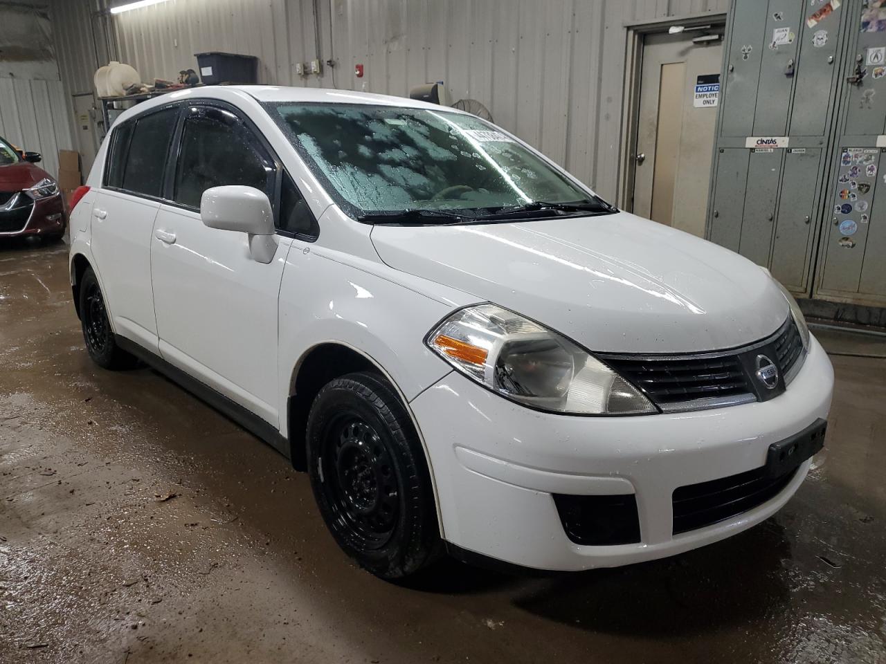 Photo 3 VIN: 3N1BC13E27L373876 - NISSAN VERSA 