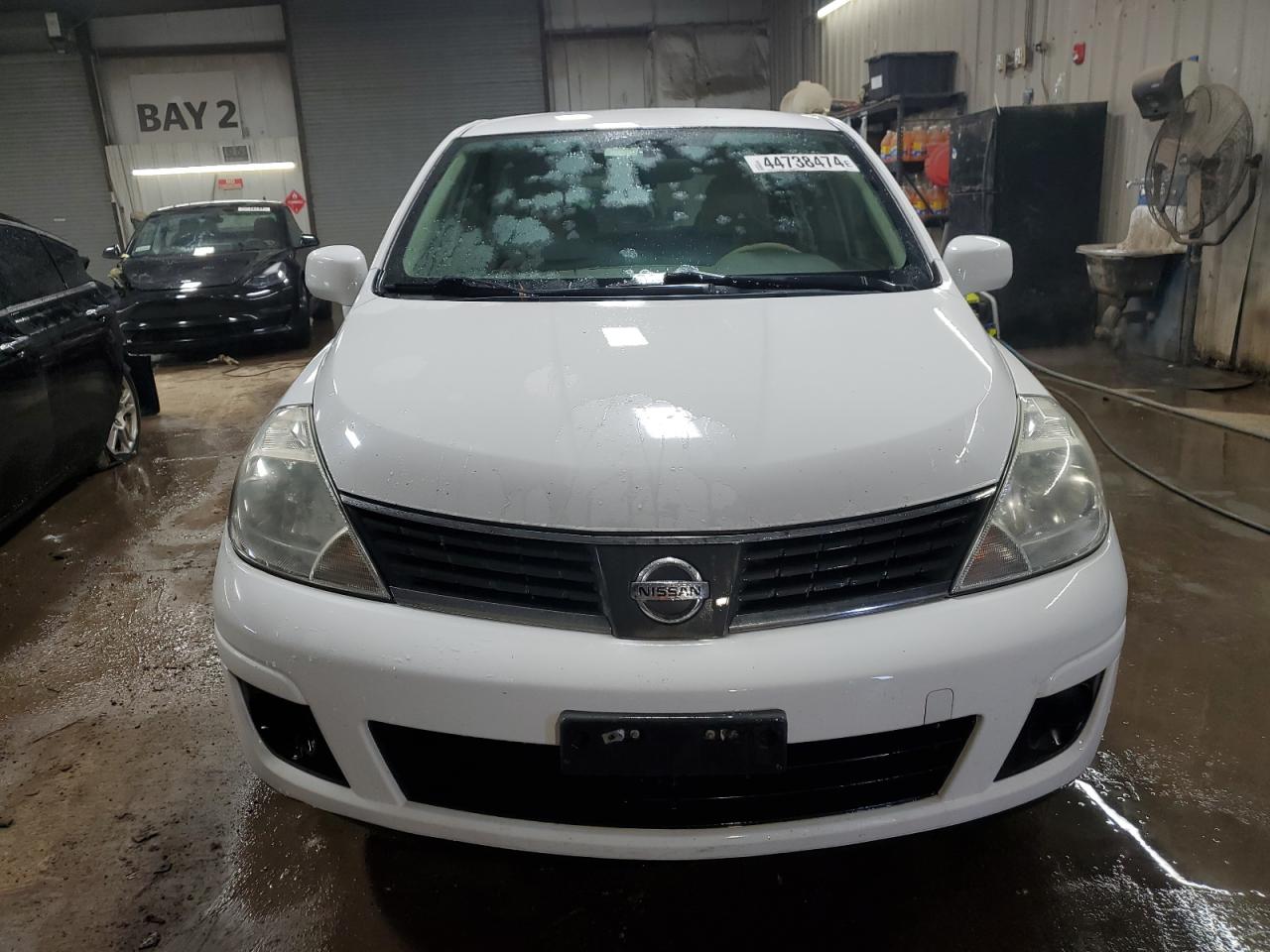 Photo 4 VIN: 3N1BC13E27L373876 - NISSAN VERSA 