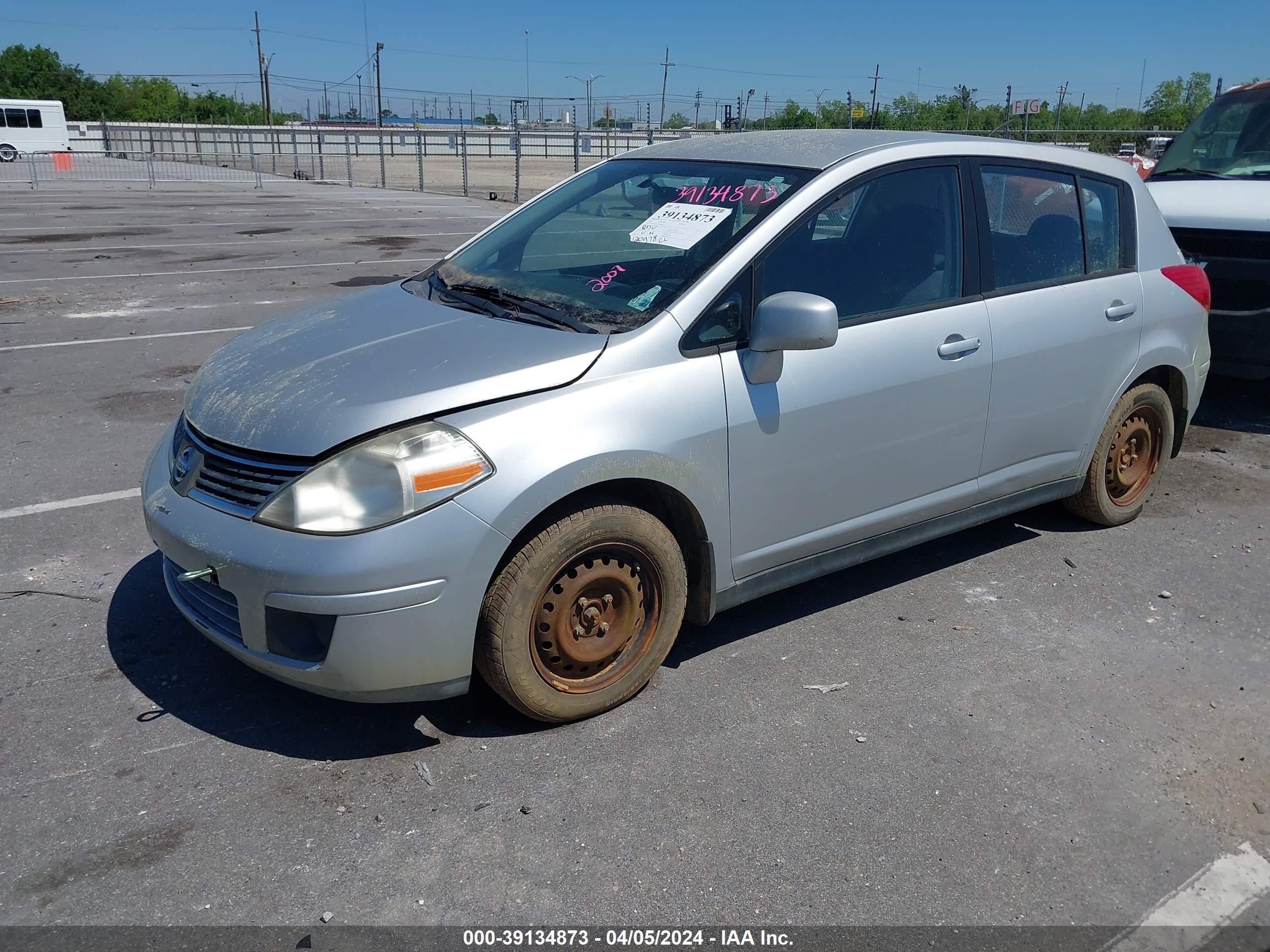 Photo 1 VIN: 3N1BC13E27L404401 - NISSAN VERSA 