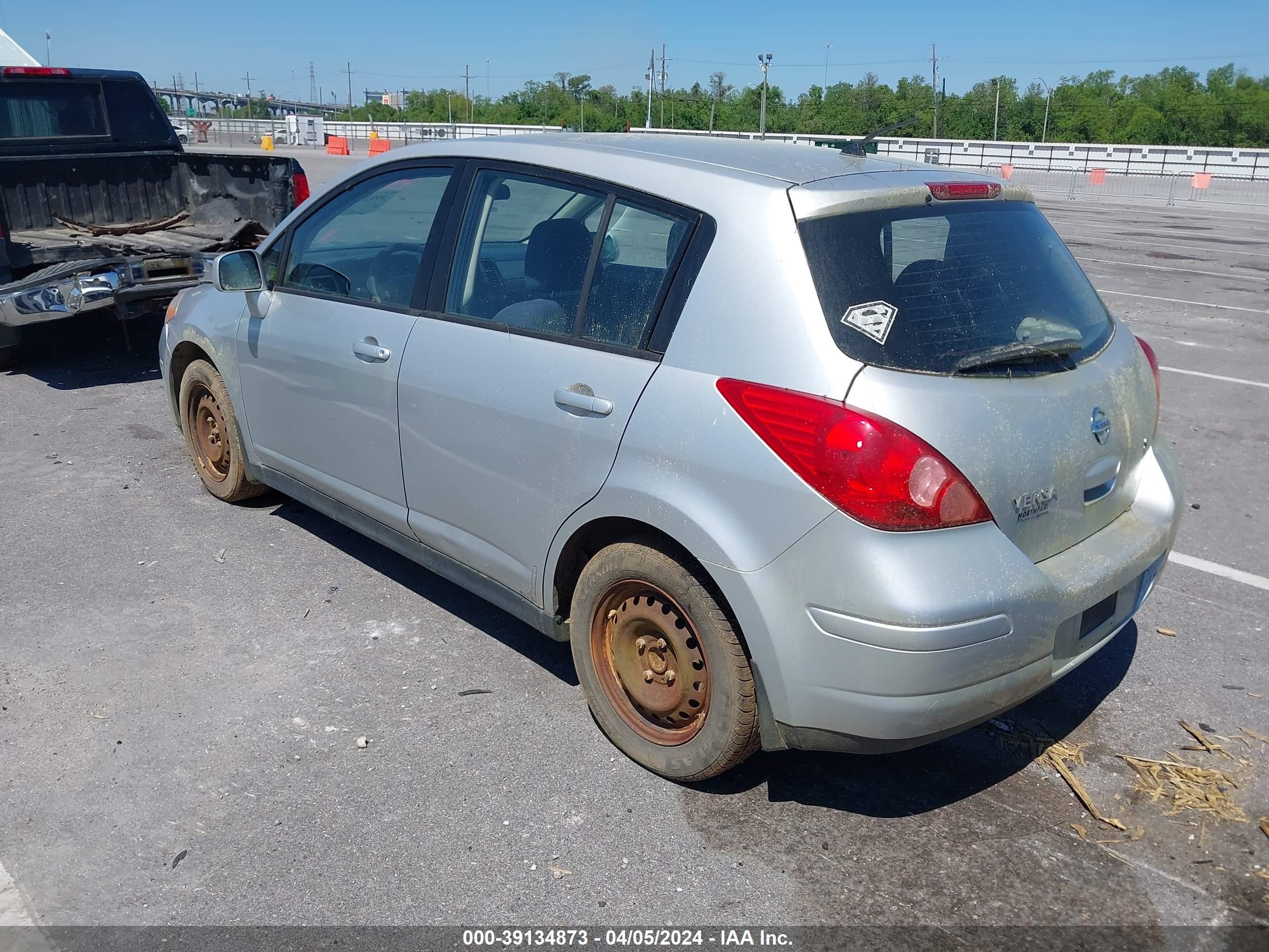 Photo 2 VIN: 3N1BC13E27L404401 - NISSAN VERSA 