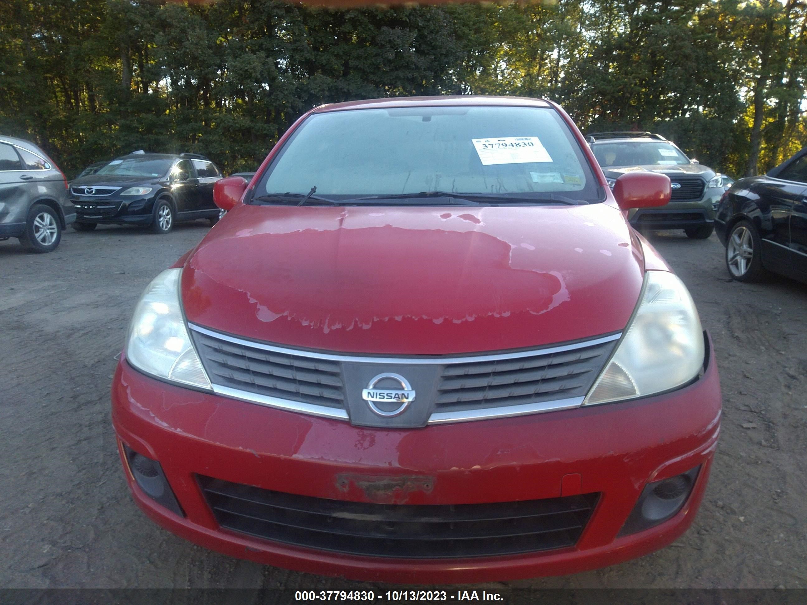 Photo 11 VIN: 3N1BC13E28L370283 - NISSAN VERSA 