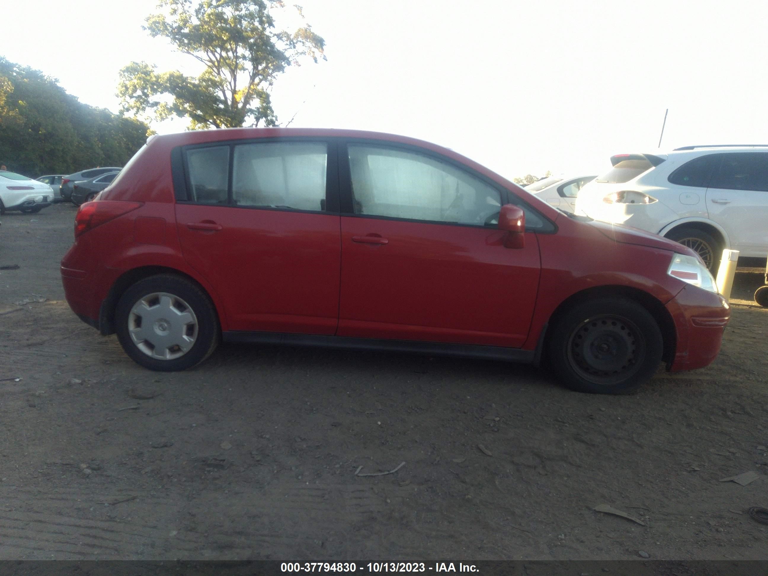 Photo 12 VIN: 3N1BC13E28L370283 - NISSAN VERSA 