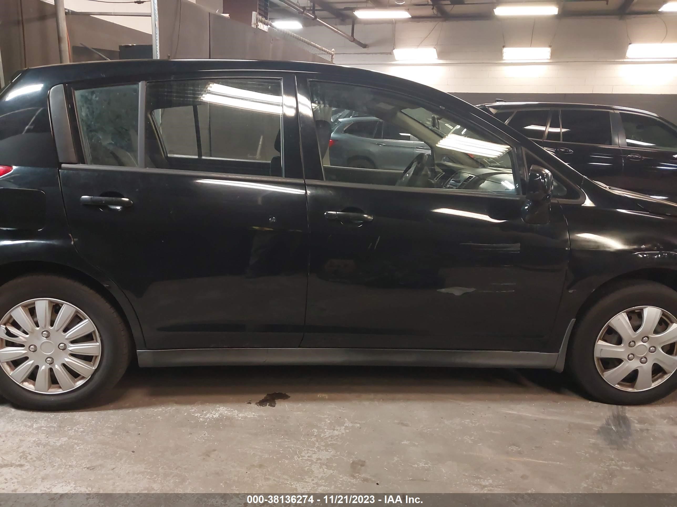 Photo 13 VIN: 3N1BC13E28L427677 - NISSAN VERSA 