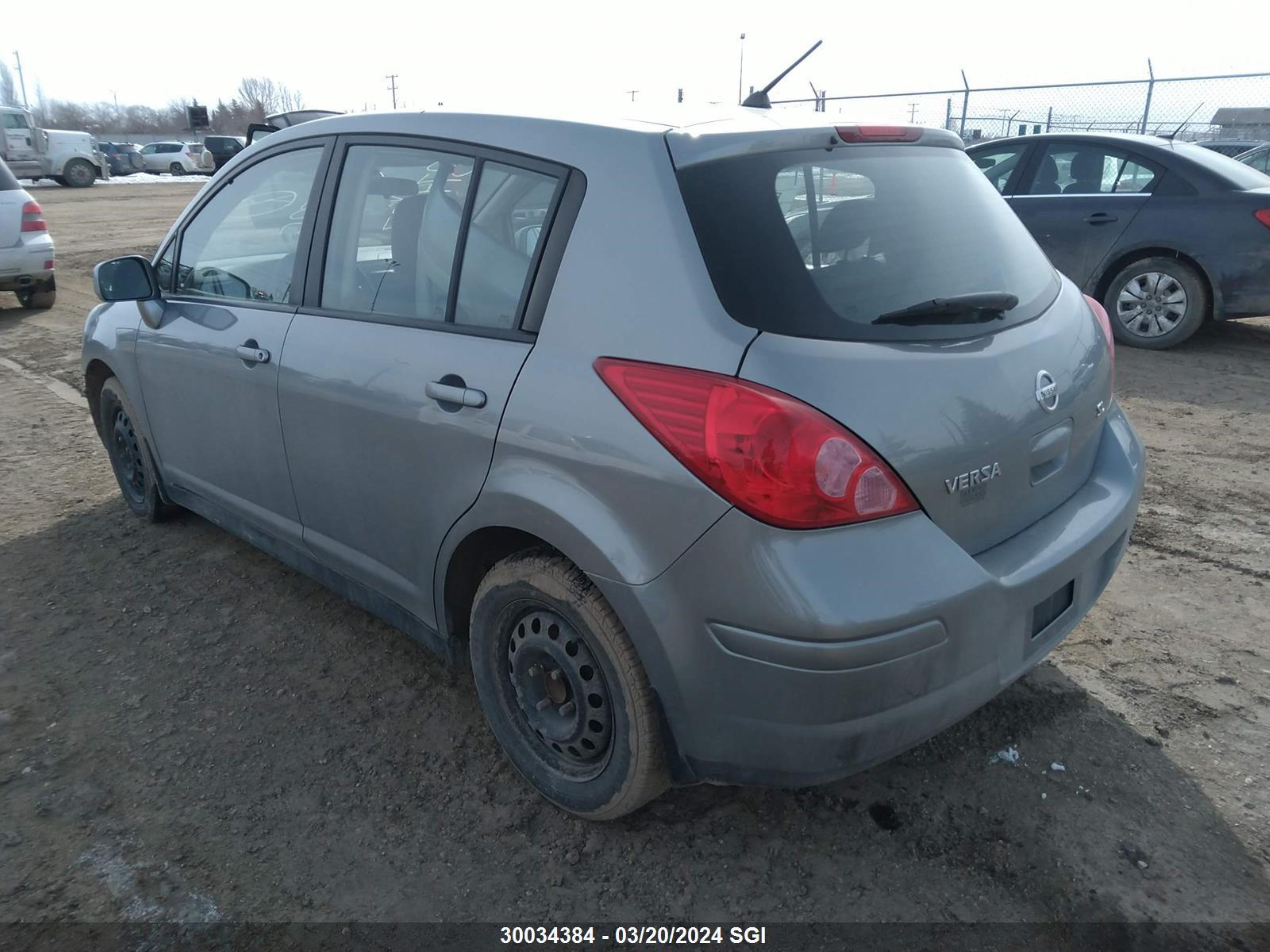 Photo 2 VIN: 3N1BC13E29L374027 - NISSAN VERSA 