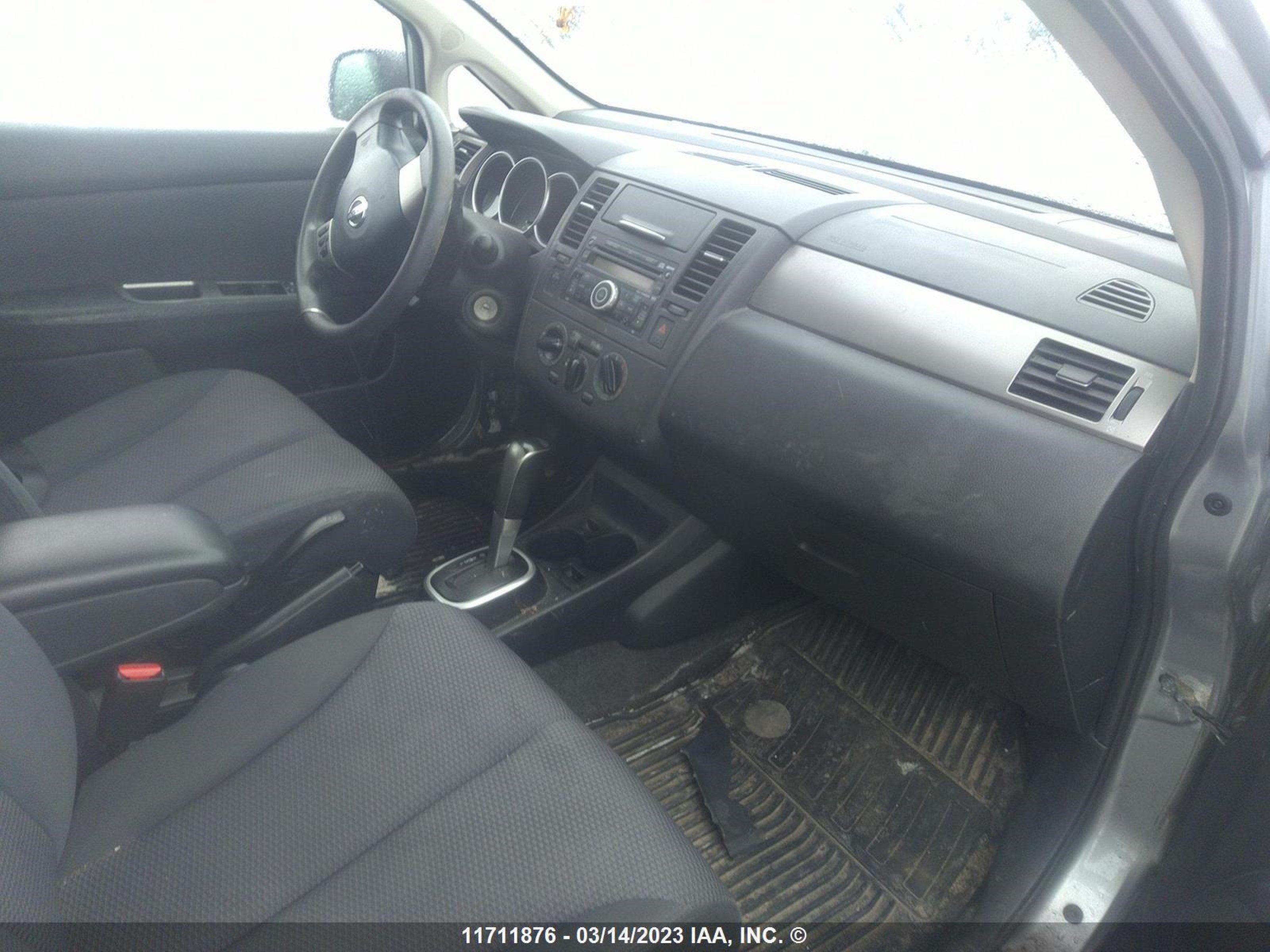 Photo 4 VIN: 3N1BC13E29L495947 - NISSAN VERSA 