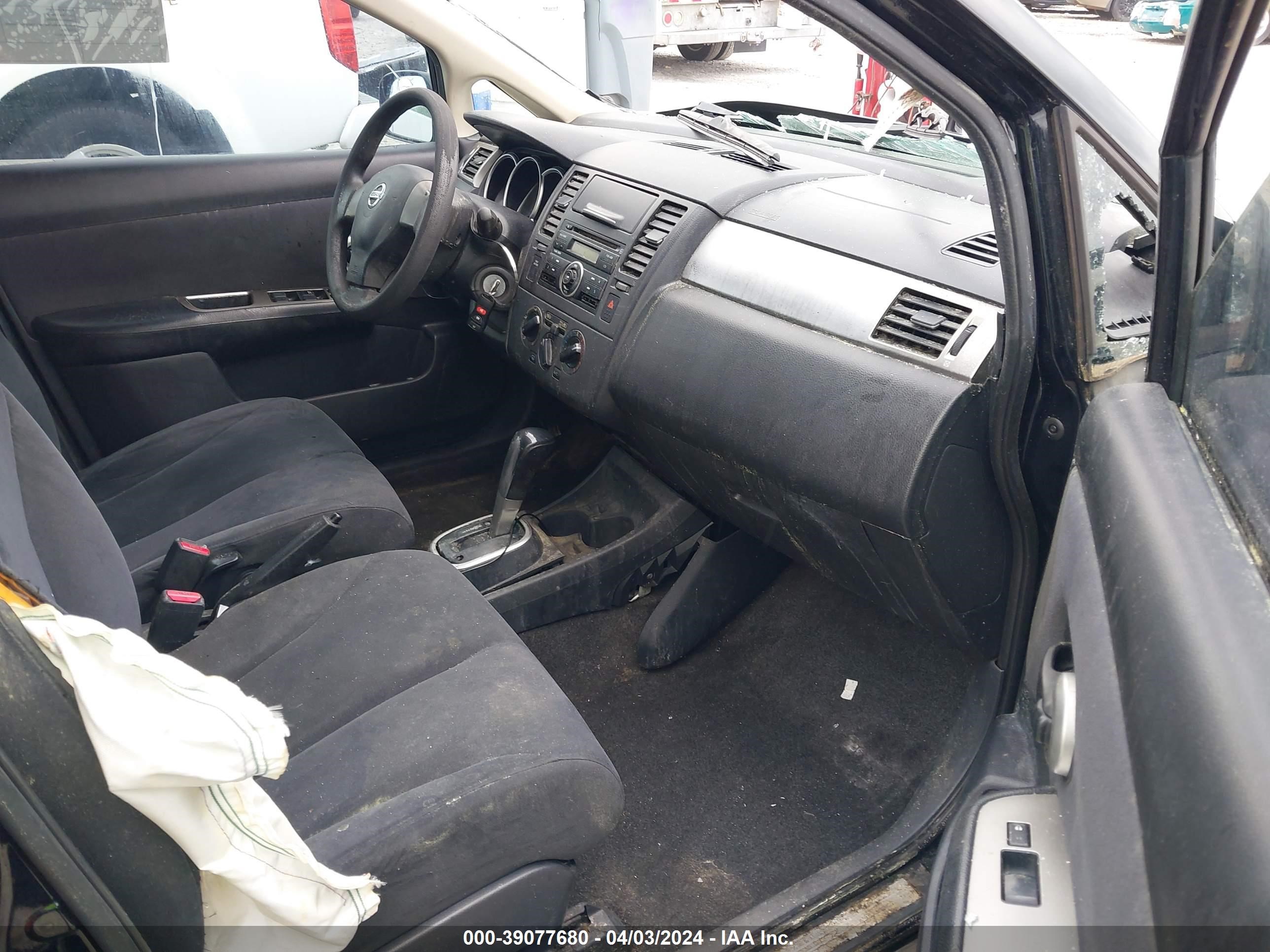 Photo 4 VIN: 3N1BC13E37L417979 - NISSAN VERSA 