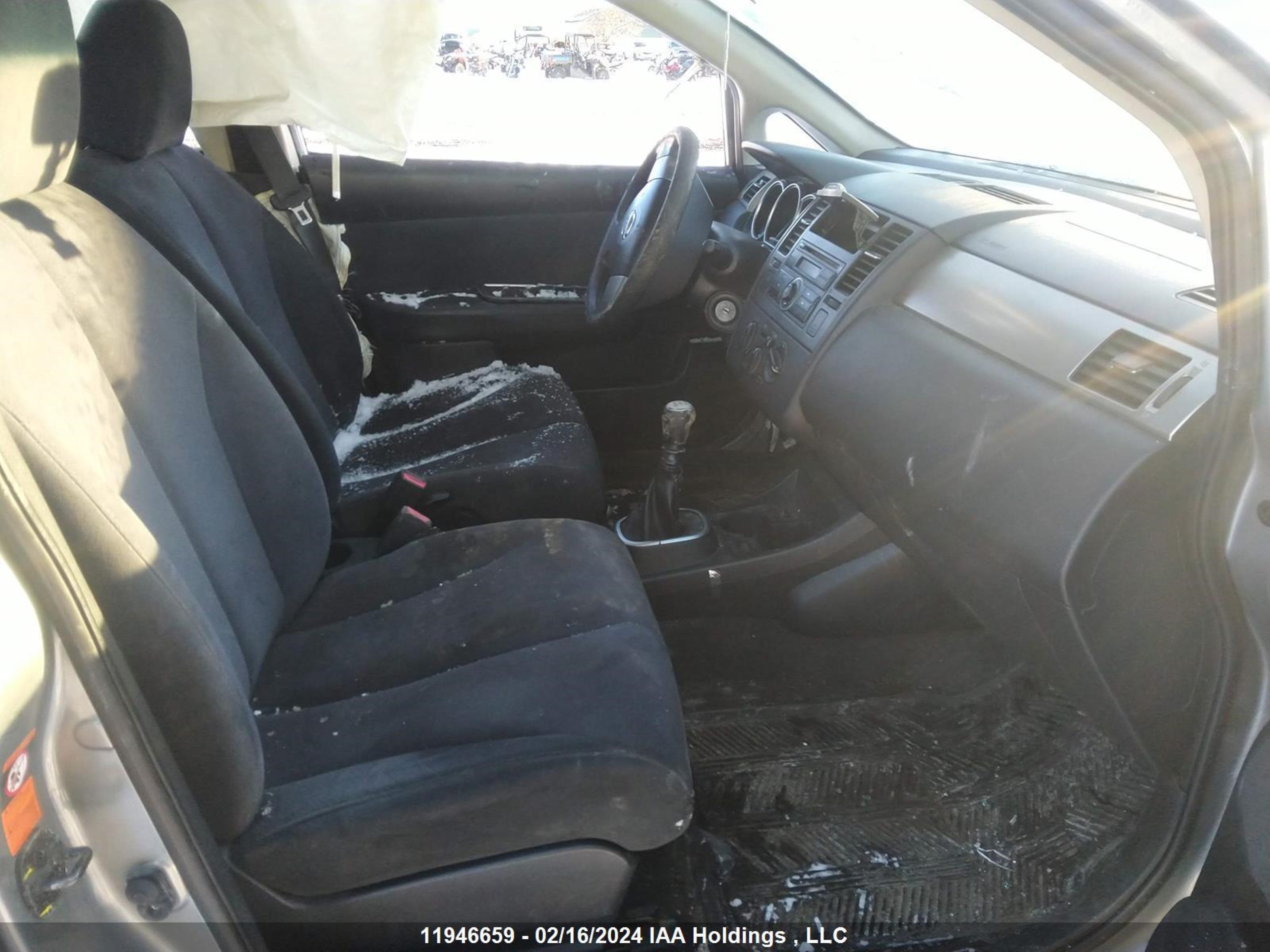 Photo 4 VIN: 3N1BC13E38L360099 - NISSAN VERSA 