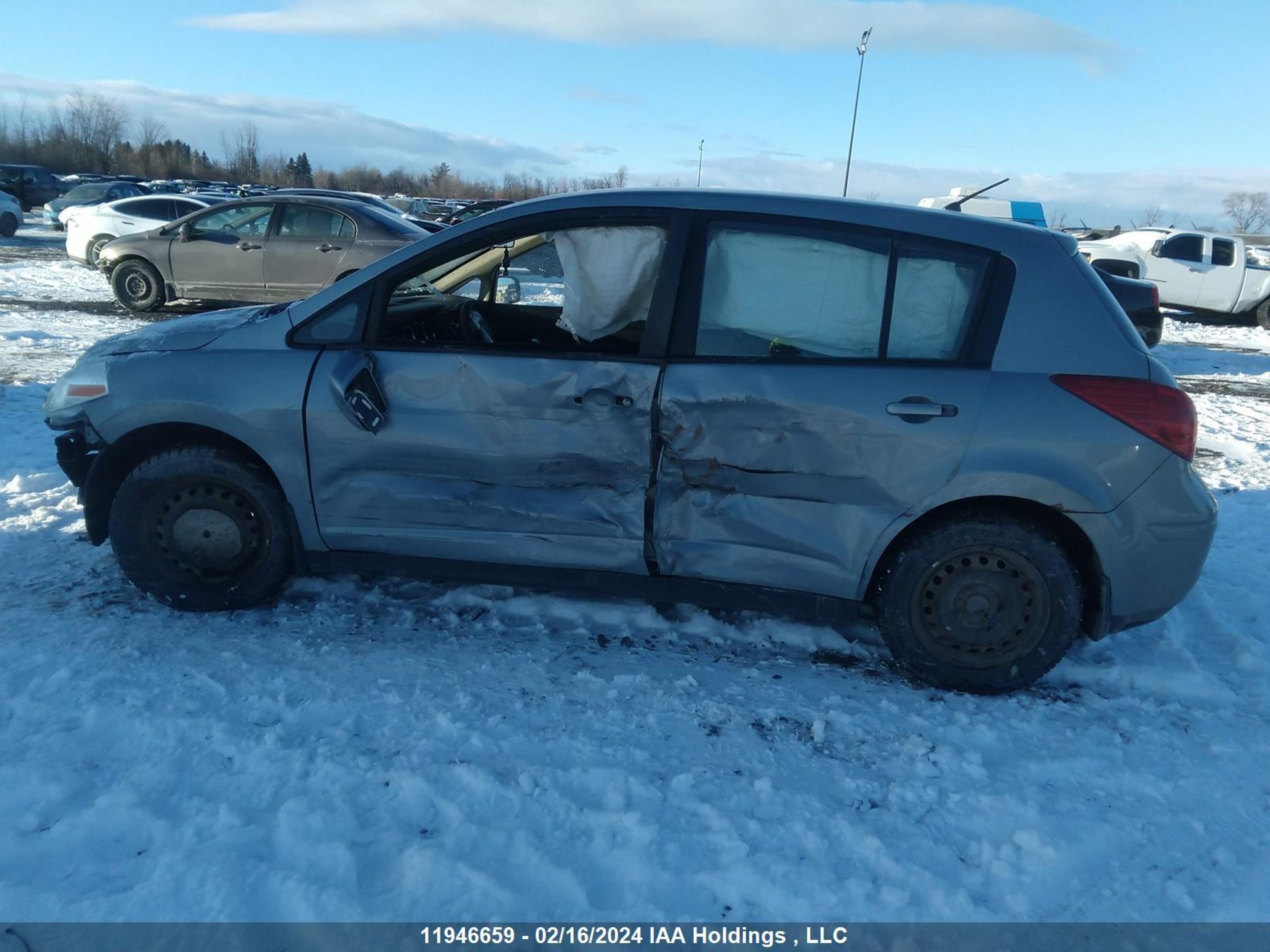 Photo 5 VIN: 3N1BC13E38L360099 - NISSAN VERSA 