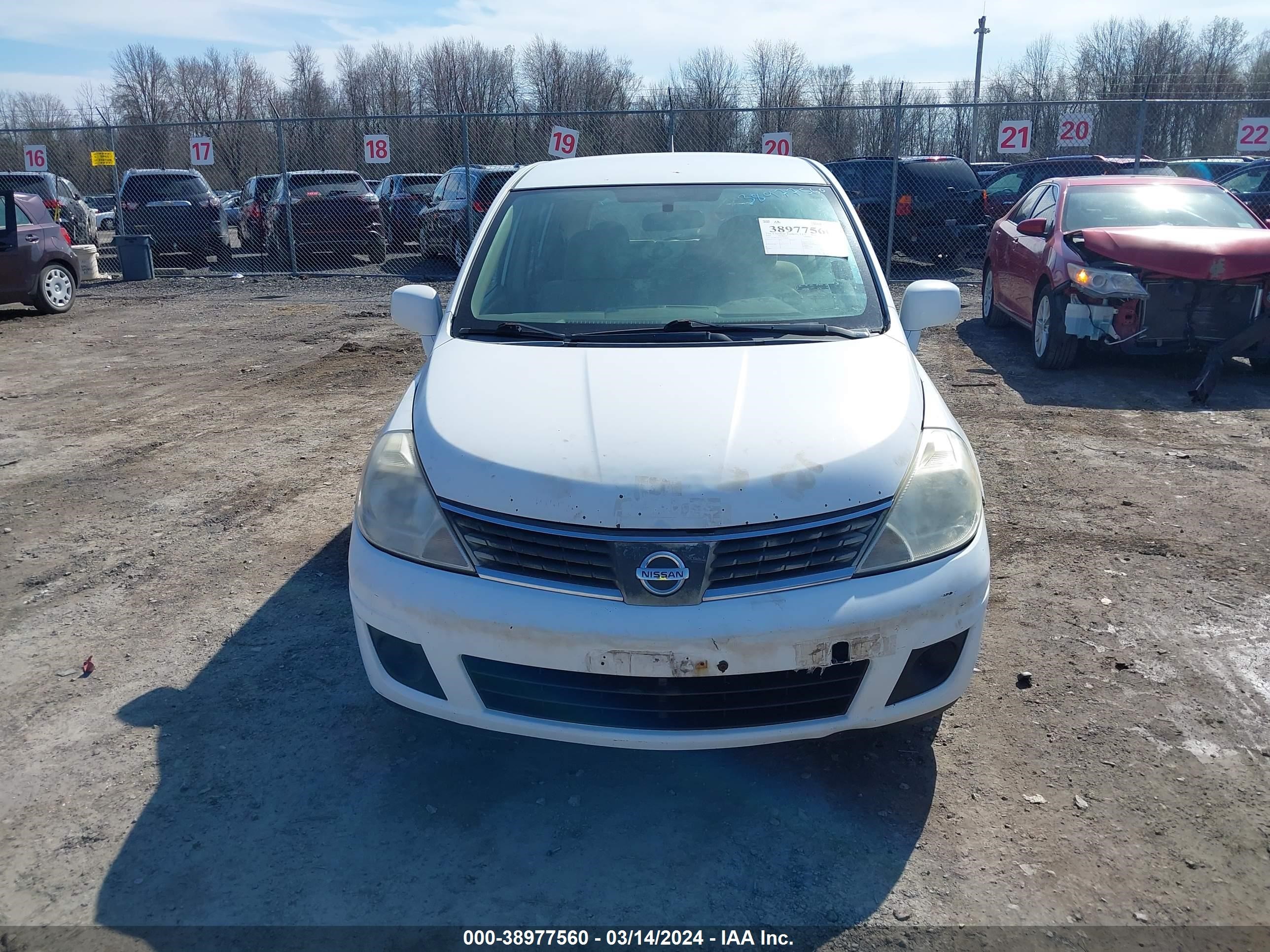 Photo 5 VIN: 3N1BC13E38L418034 - NISSAN VERSA 