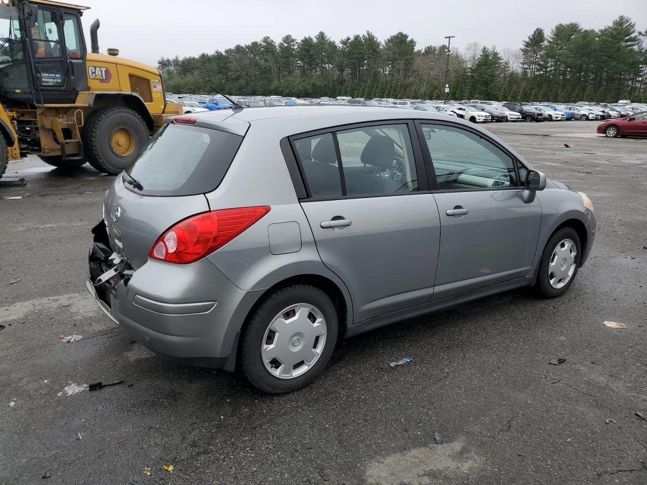 Photo 2 VIN: 3N1BC13E38L451776 - NISSAN VERSA 