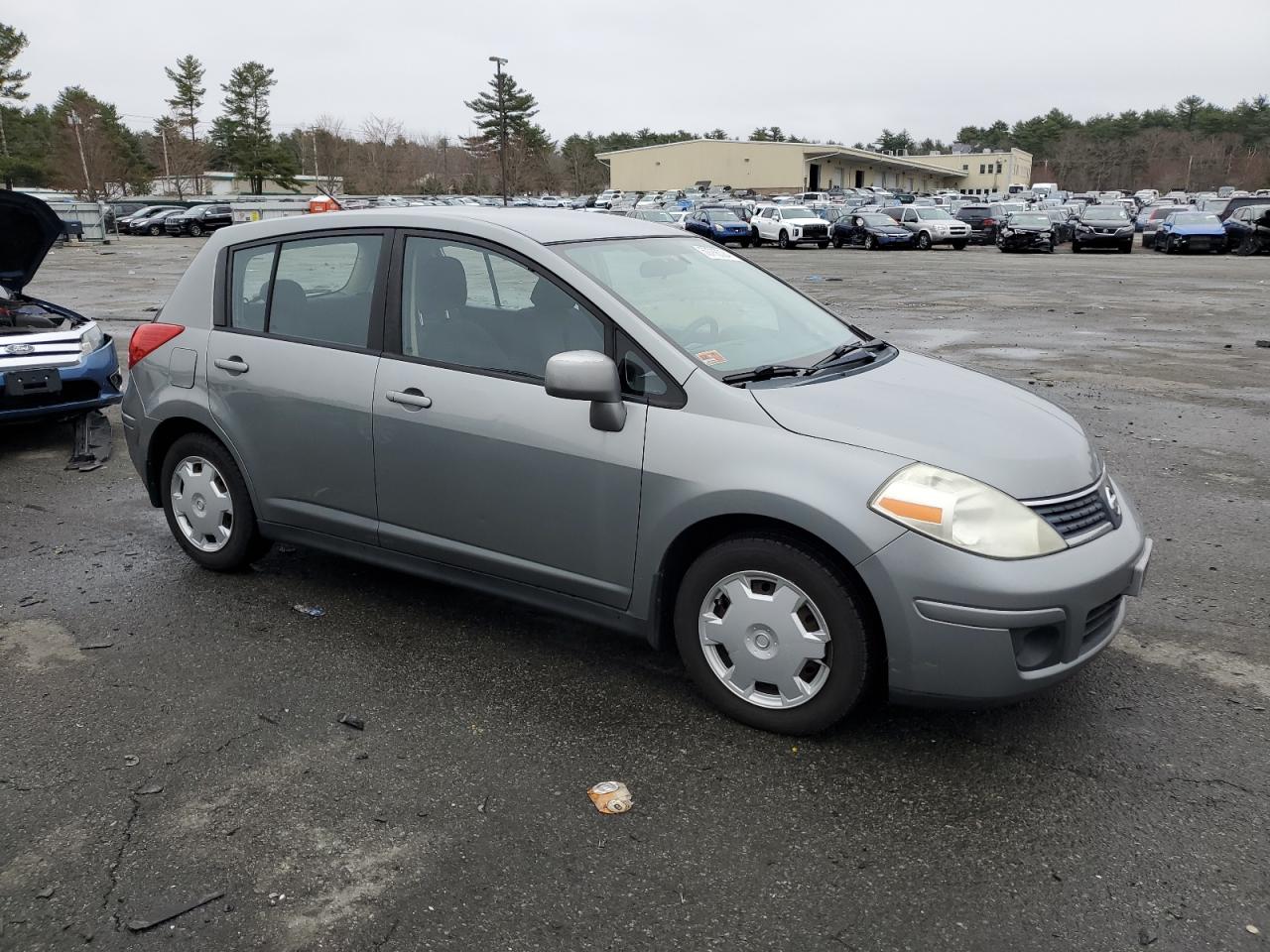 Photo 3 VIN: 3N1BC13E38L451776 - NISSAN VERSA 