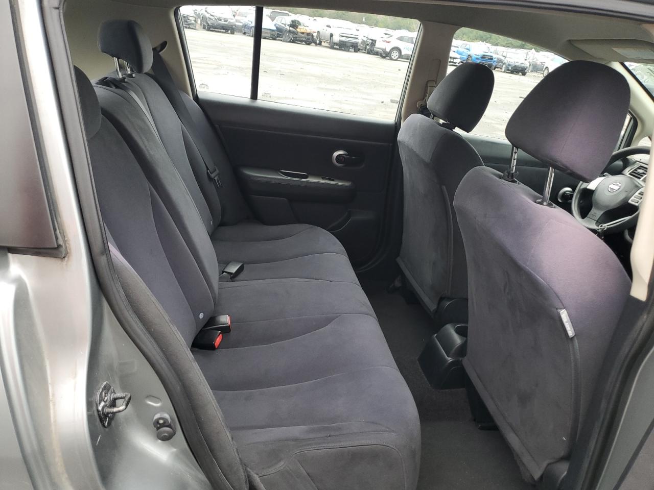 Photo 9 VIN: 3N1BC13E38L451776 - NISSAN VERSA 