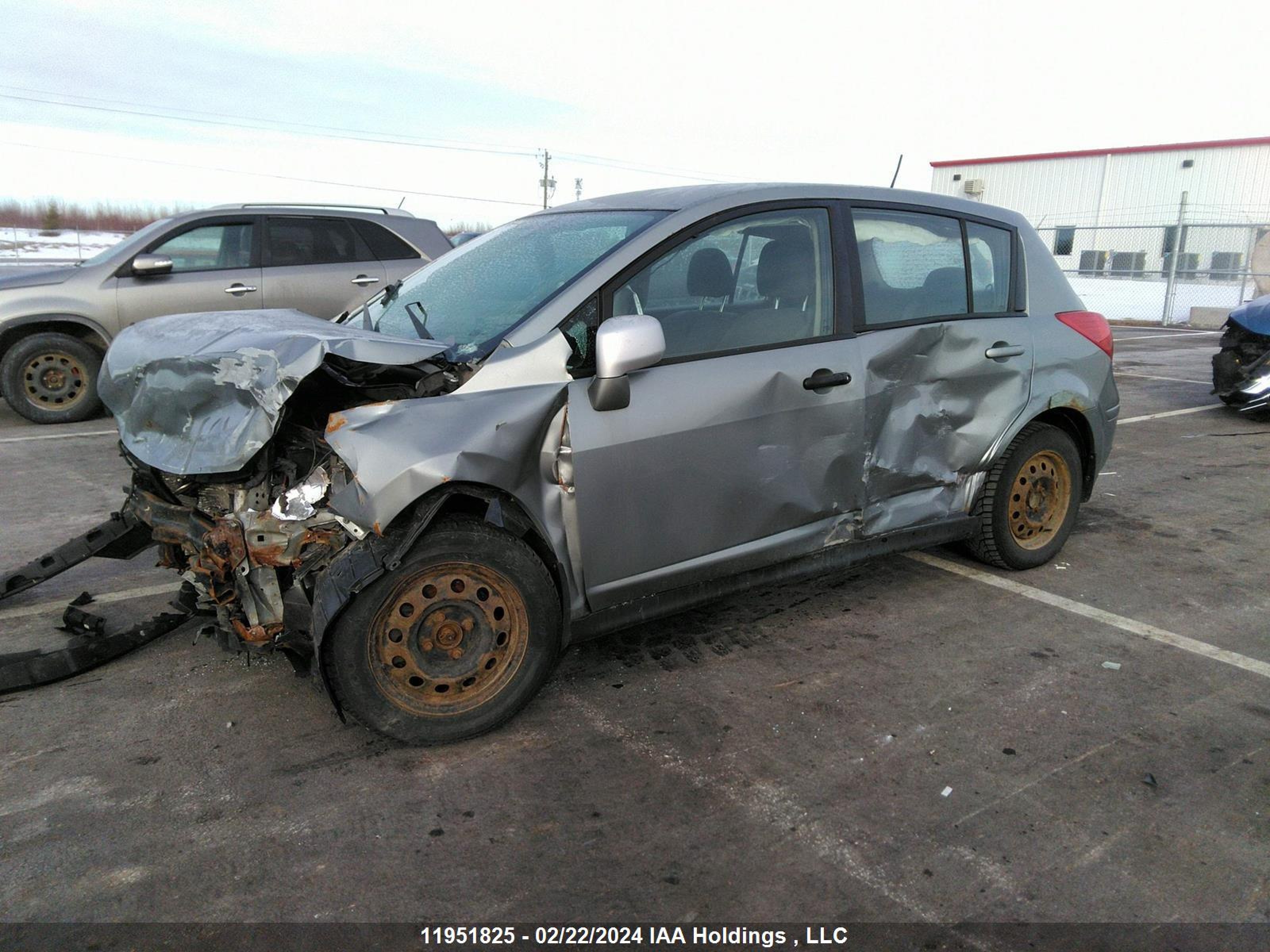 Photo 1 VIN: 3N1BC13E38L451986 - NISSAN VERSA 