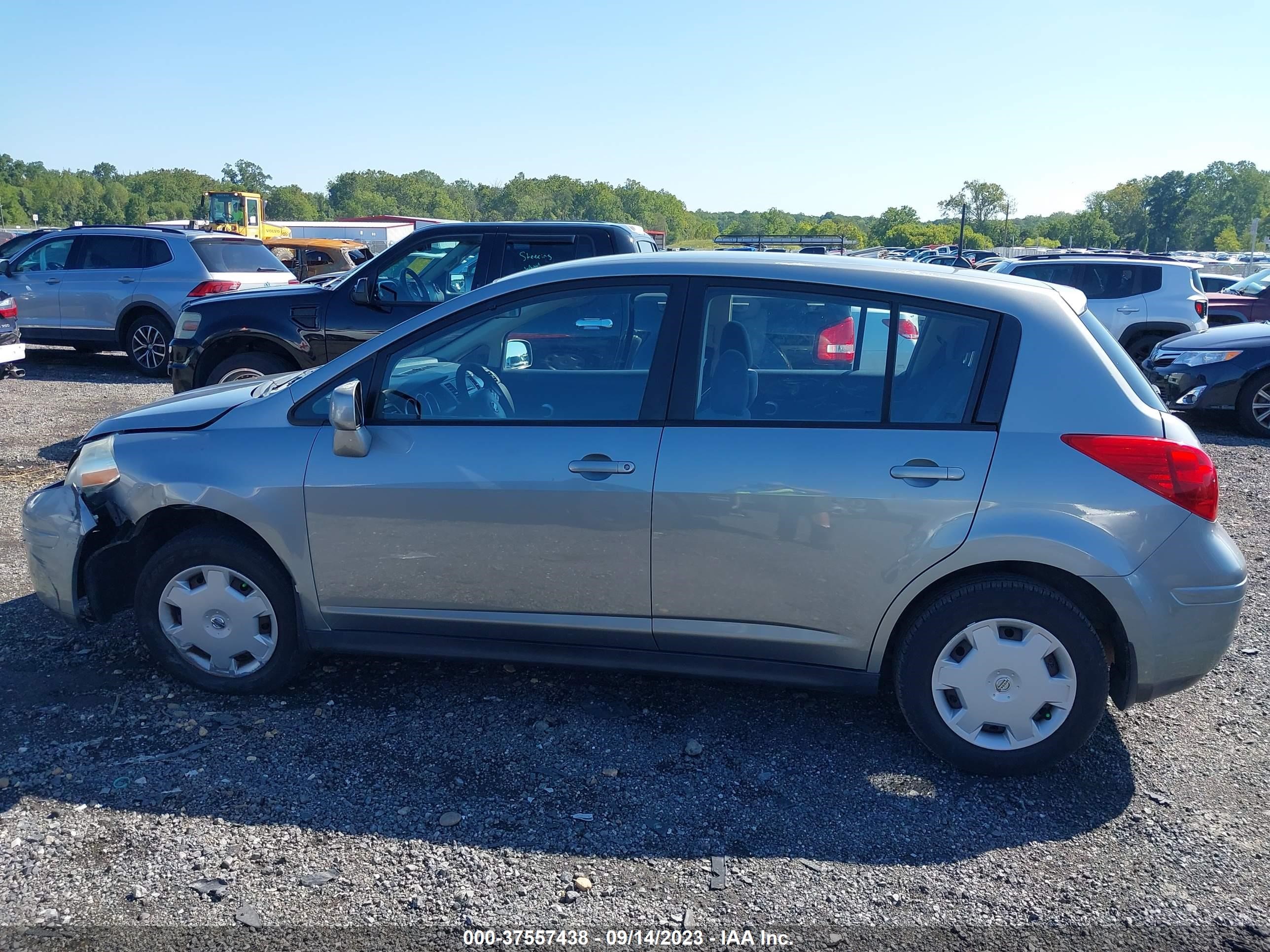 Photo 13 VIN: 3N1BC13E39L392469 - NISSAN VERSA 