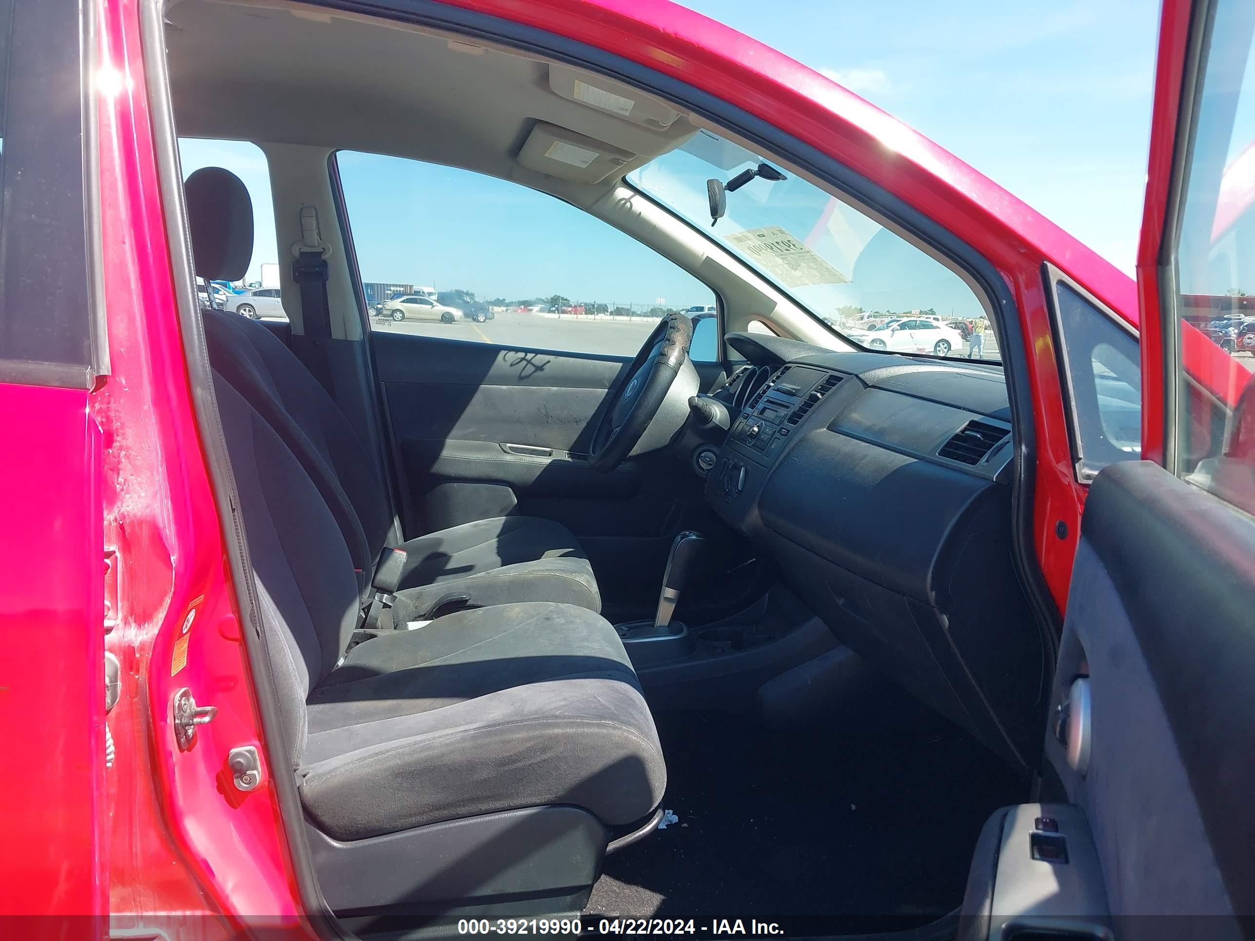 Photo 4 VIN: 3N1BC13E39L398496 - NISSAN VERSA 