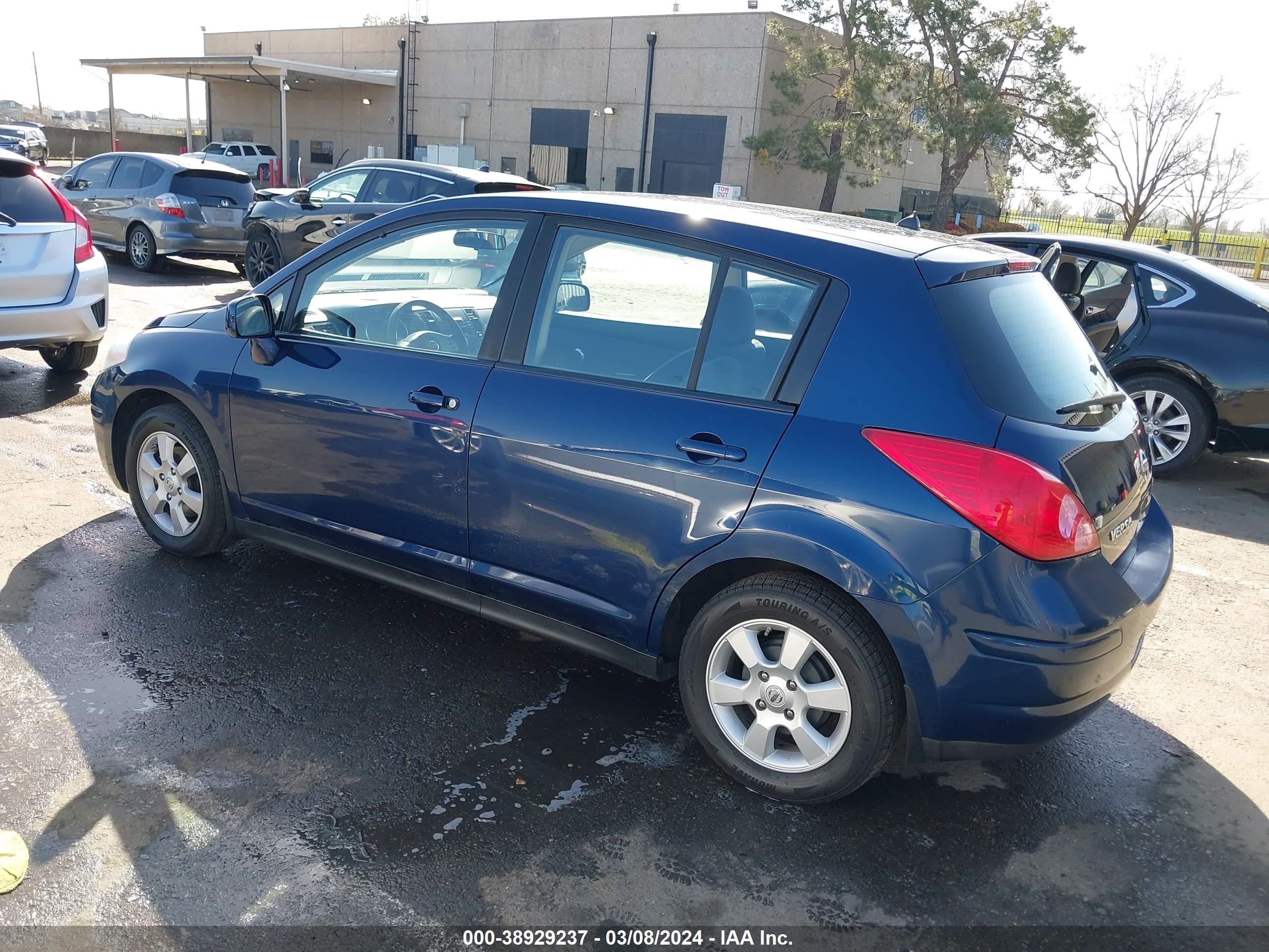 Photo 2 VIN: 3N1BC13E47L419708 - NISSAN VERSA 