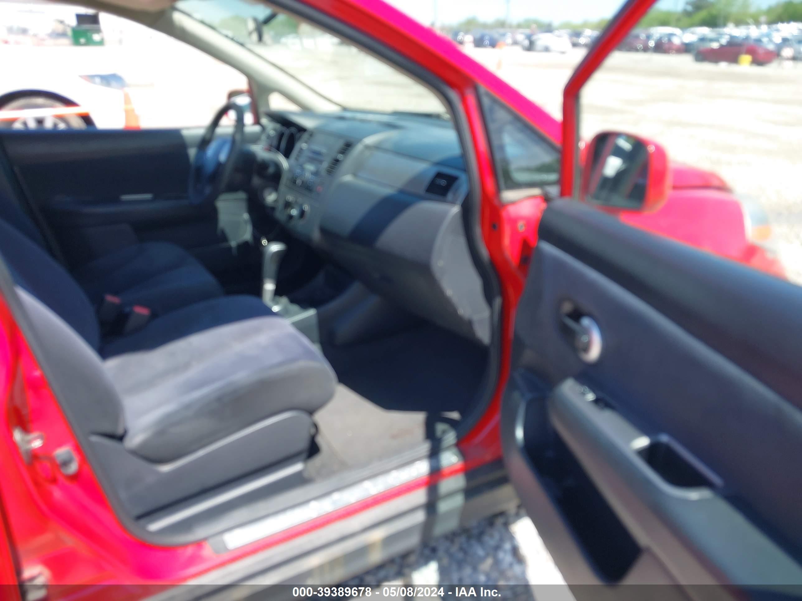 Photo 4 VIN: 3N1BC13E47L436802 - NISSAN VERSA 