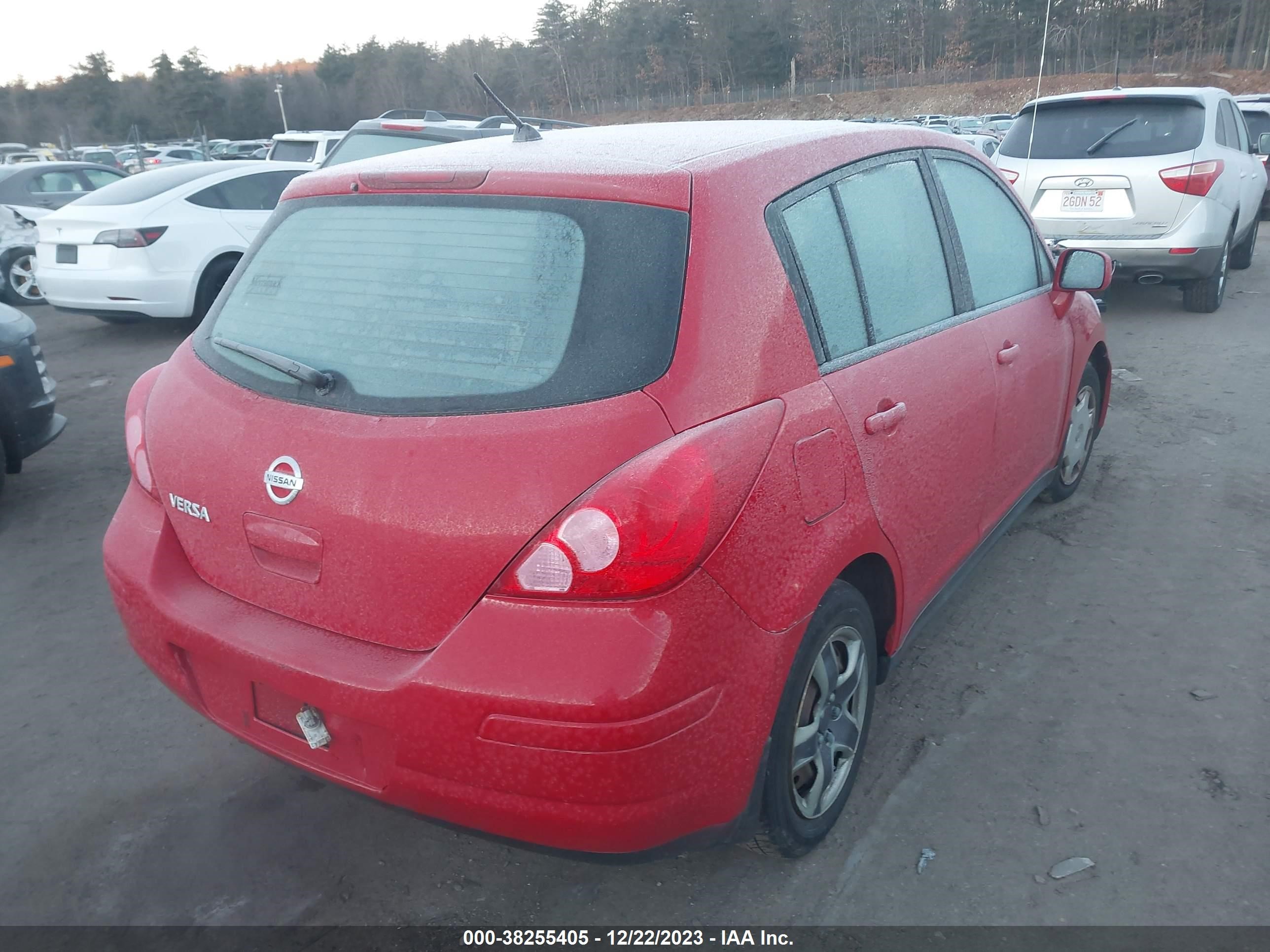 Photo 3 VIN: 3N1BC13E48L366476 - NISSAN VERSA 