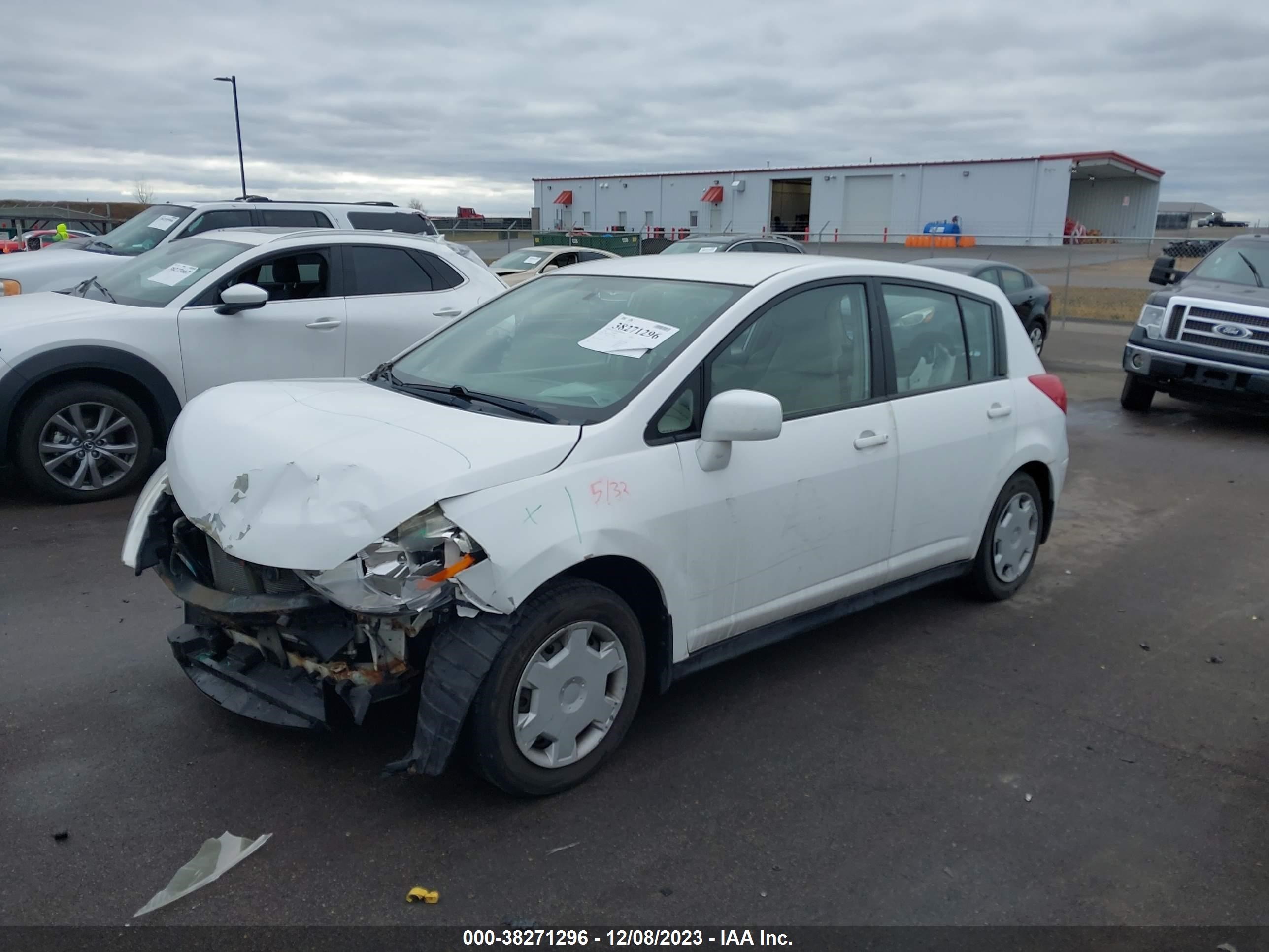 Photo 1 VIN: 3N1BC13E48L384380 - NISSAN VERSA 