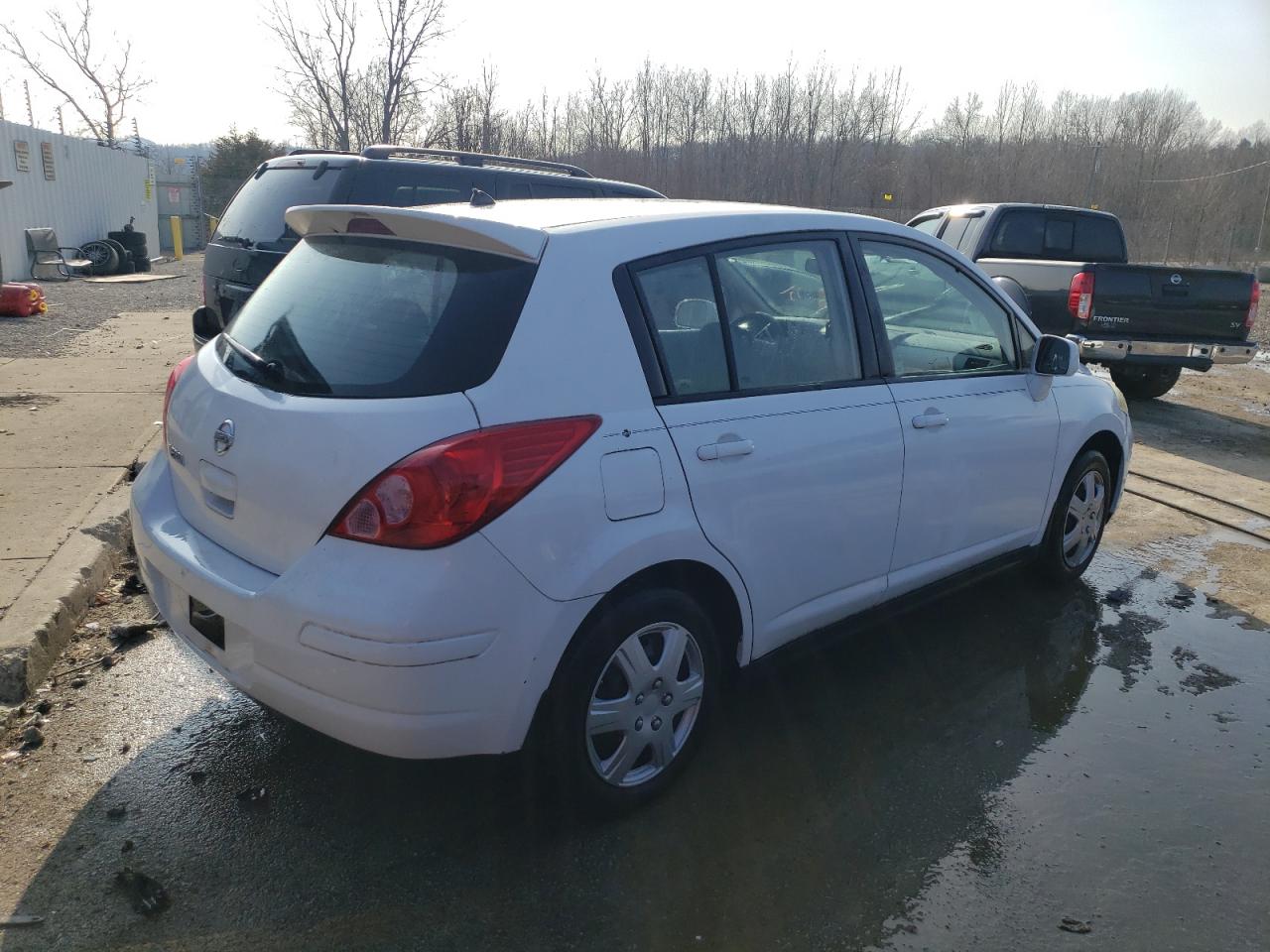 Photo 2 VIN: 3N1BC13E49L368097 - NISSAN VERSA 