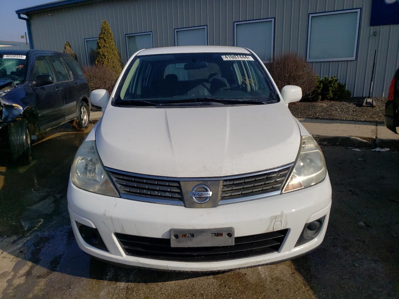 Photo 4 VIN: 3N1BC13E49L368097 - NISSAN VERSA 