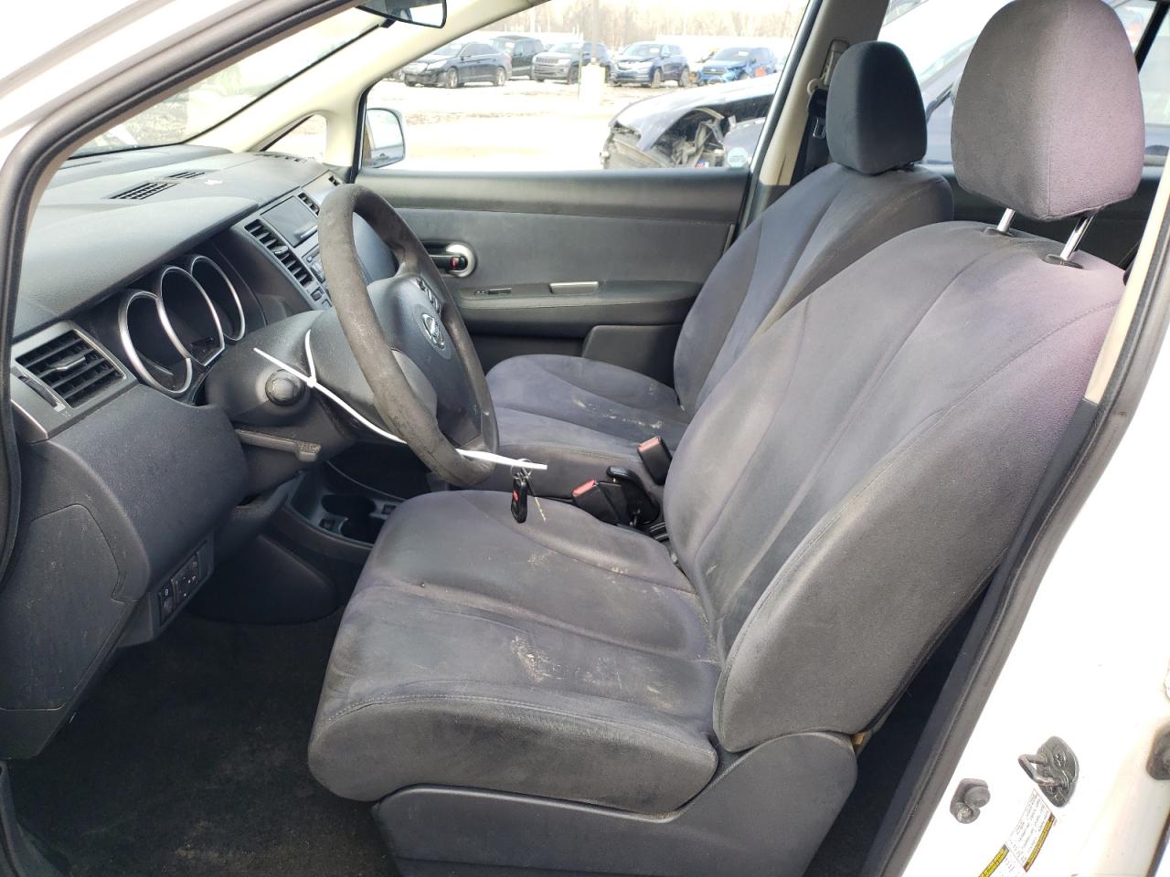 Photo 6 VIN: 3N1BC13E49L368097 - NISSAN VERSA 