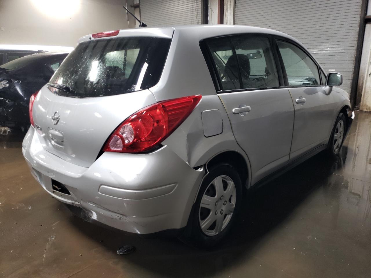 Photo 2 VIN: 3N1BC13E49L404449 - NISSAN VERSA 