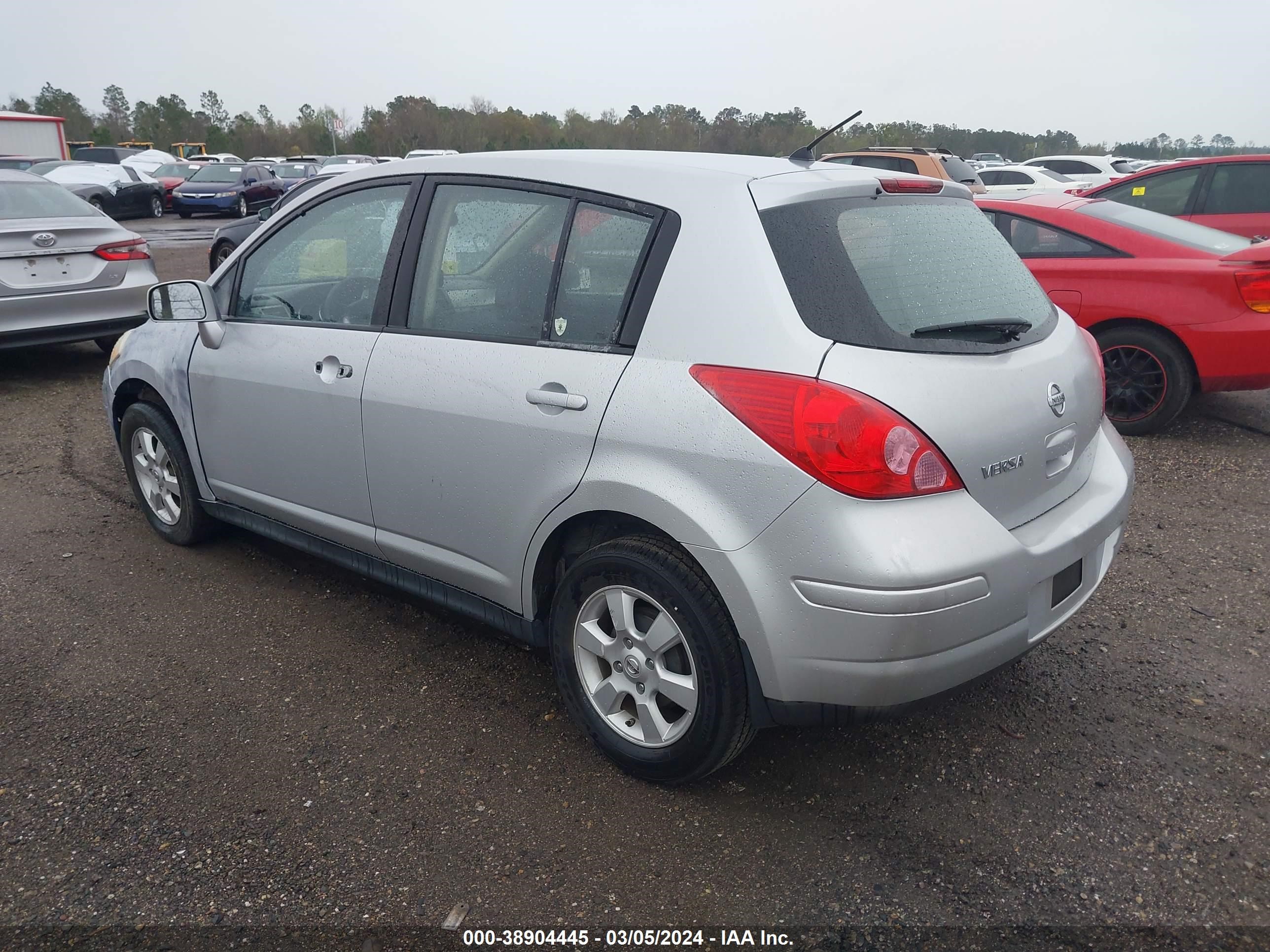 Photo 2 VIN: 3N1BC13E49L478597 - NISSAN VERSA 