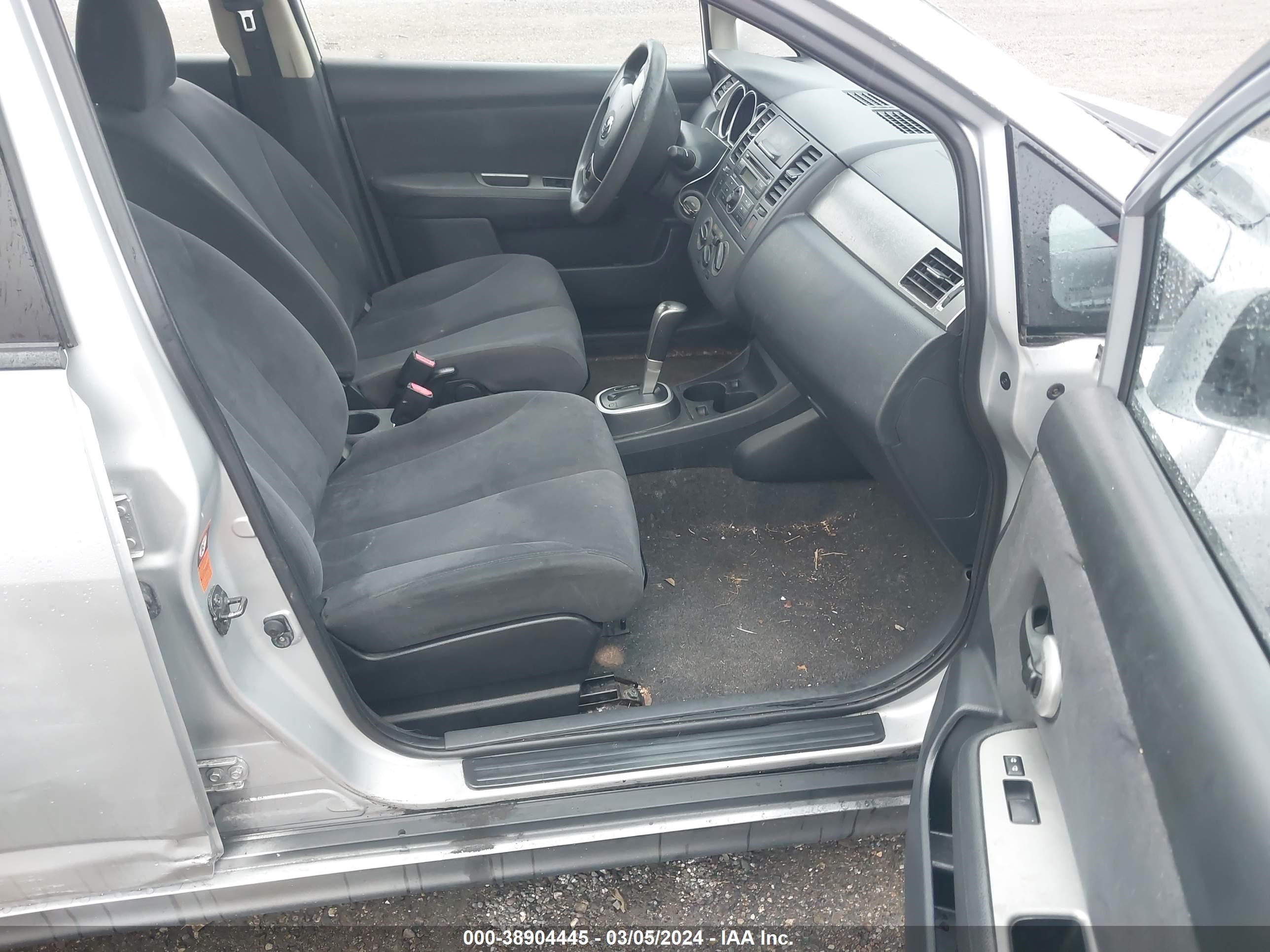 Photo 4 VIN: 3N1BC13E49L478597 - NISSAN VERSA 