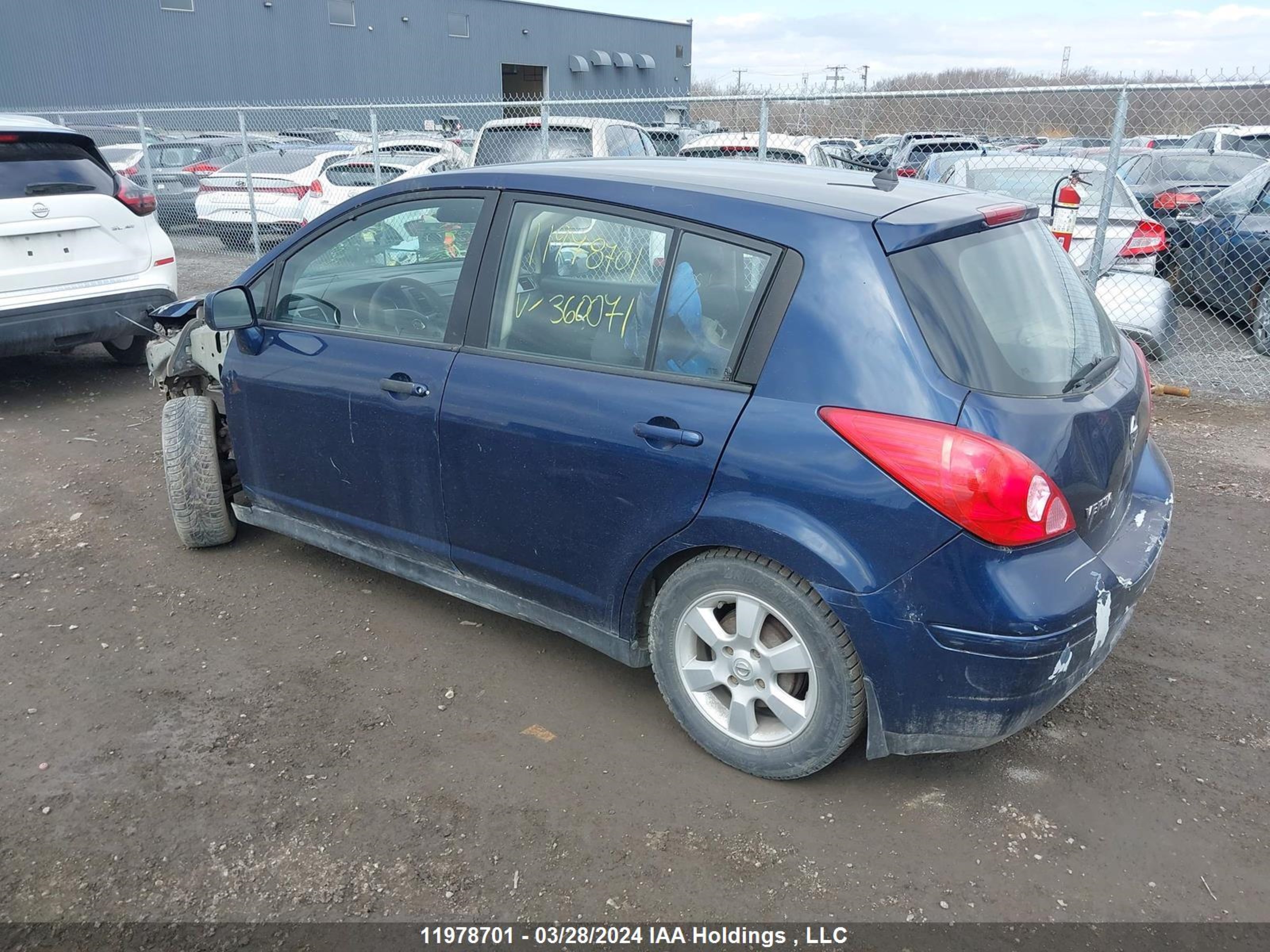 Photo 2 VIN: 3N1BC13E57L360071 - NISSAN VERSA 