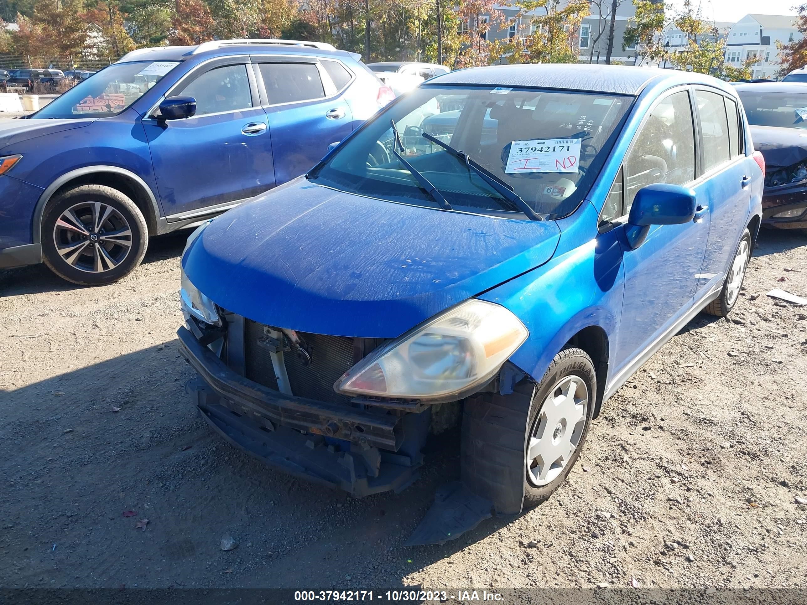 Photo 1 VIN: 3N1BC13E57L390798 - NISSAN VERSA 